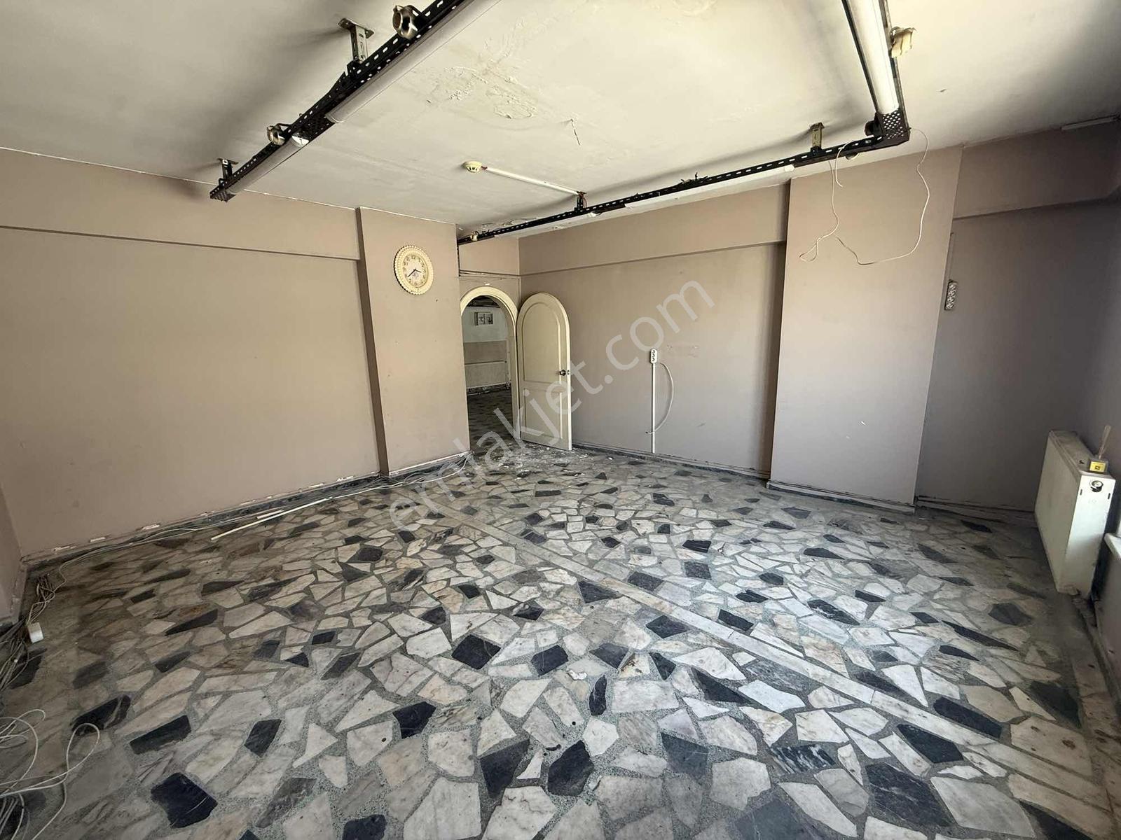 Aydın İnş.50. Yıl Mah Tramvayın Dibinde Kiralık İş Yerleri - Görsel 5