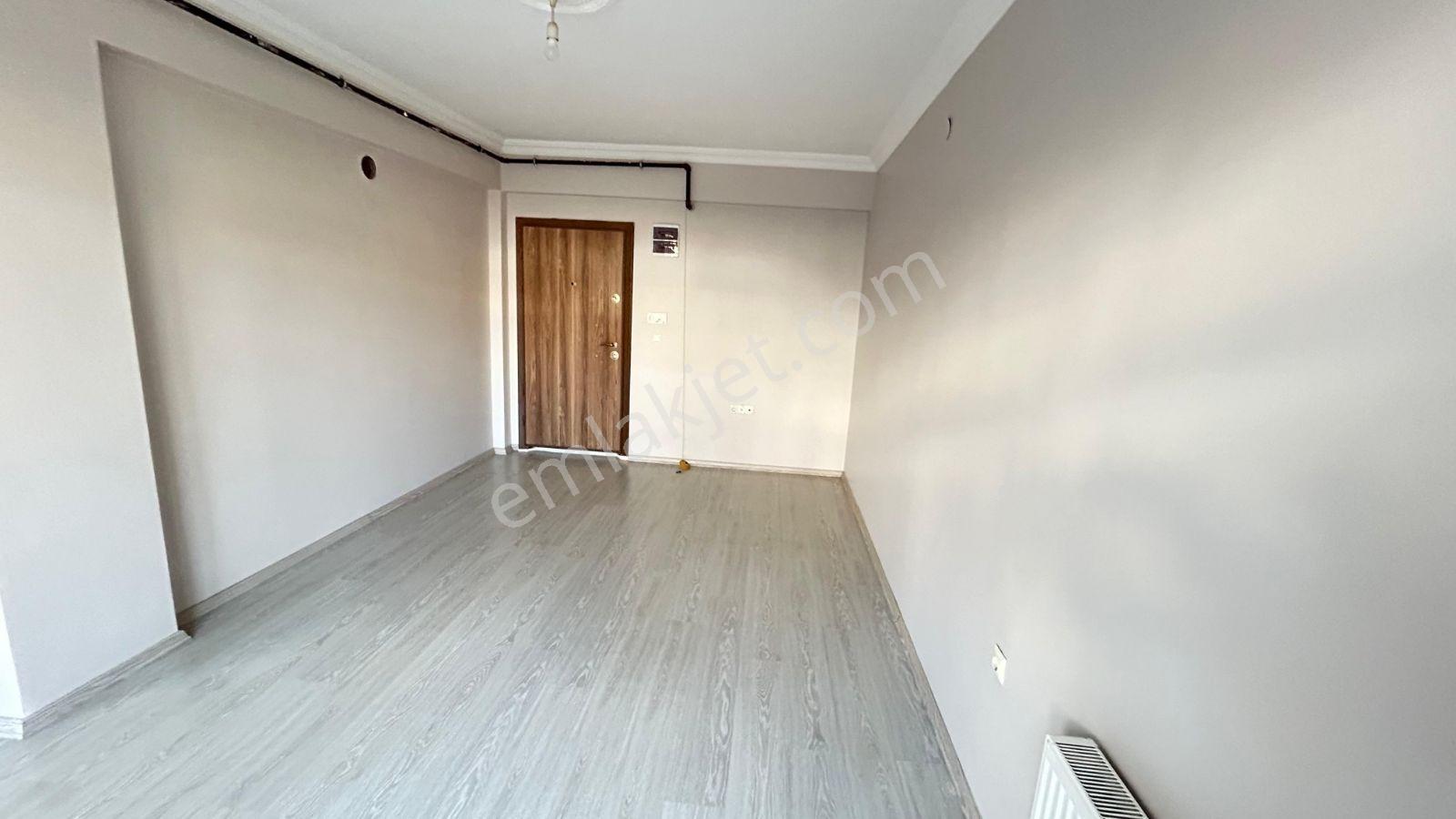 Kızak Heykeli Arkasında Açık Balkonlu 2+0 Kiralık Daire - Görsel 24
