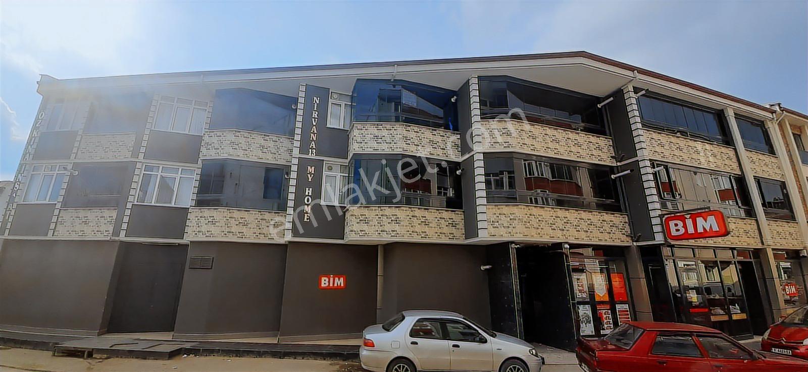 Bostanpazarı'nda Kapalı Balkonlu Eşyalı Geniş 1+1 Kiralık Daire - Görsel 9