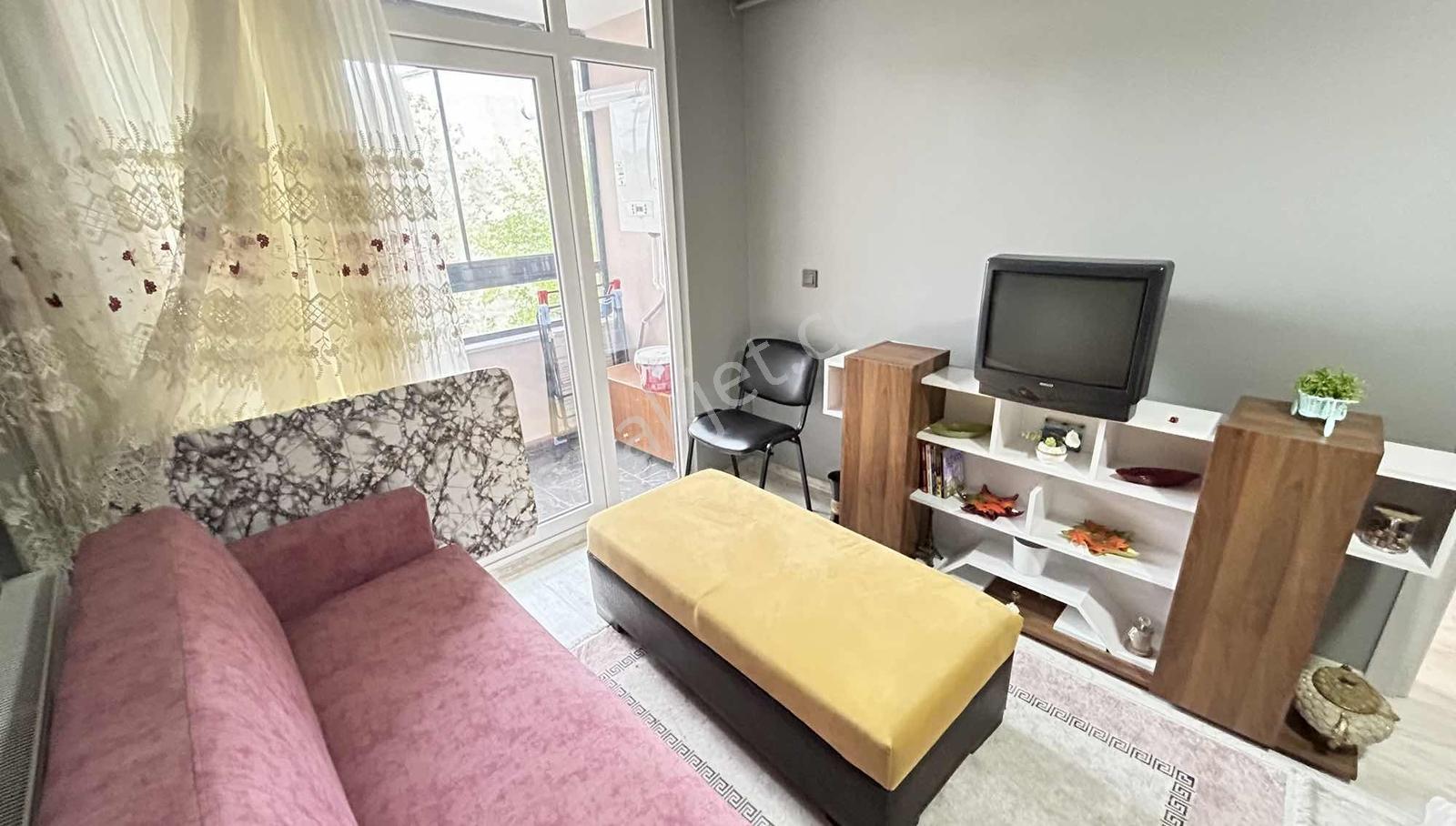 Bostanpazarı'nda Kapalı Balkonlu Eşyalı Geniş 1+1 Kiralık Daire - Görsel 18