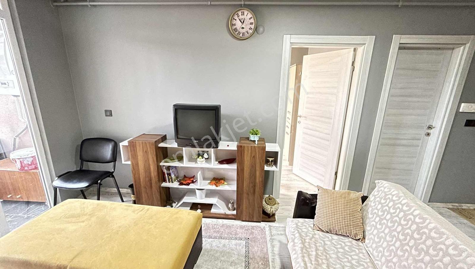 Bostanpazarı'nda Kapalı Balkonlu Eşyalı Geniş 1+1 Kiralık Daire - Görsel 23
