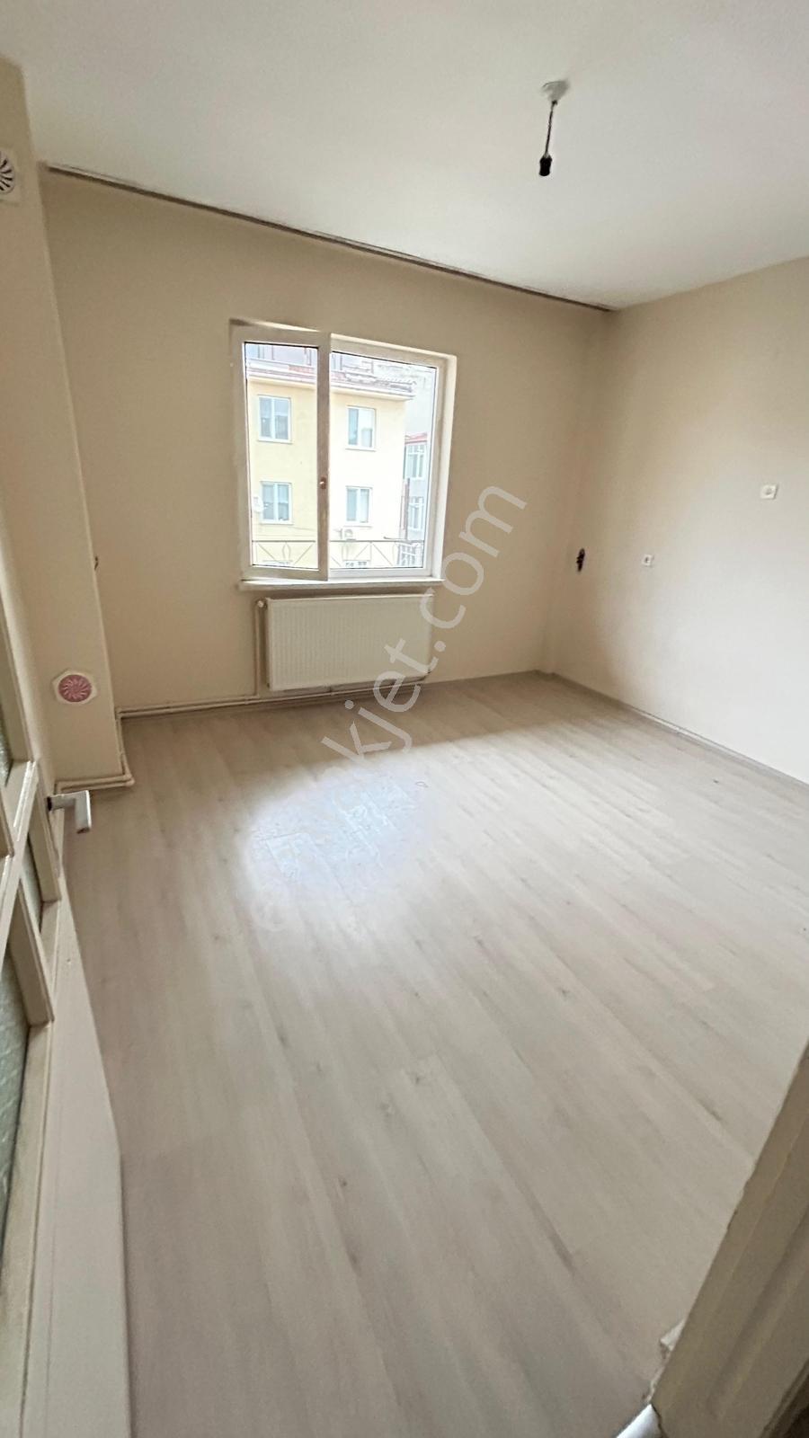 Şükrüpaşa İlkokulu Yanında 2 Balkonlu 3+1 Kiralık Daire - Görsel 10