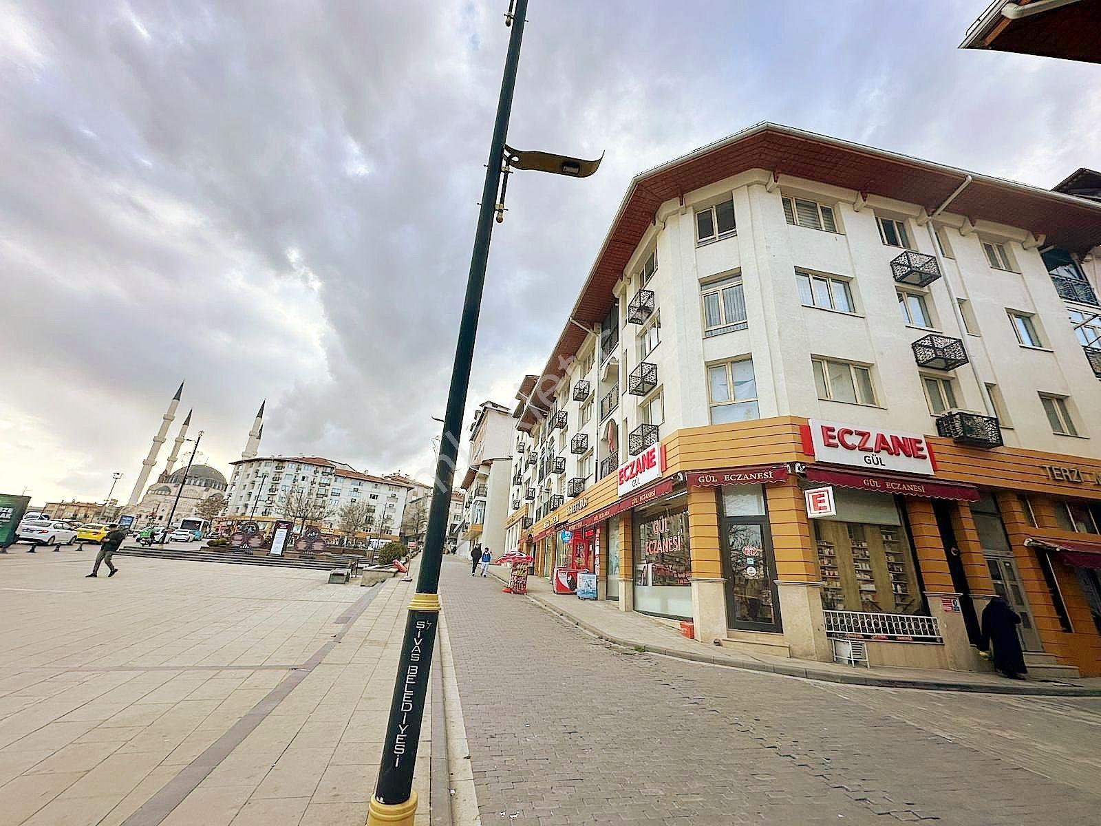 Karahan Emlak'tan Sivasın Göbeğinde Kiralık 2+1 Ofis&ev Olarak - Görsel 4