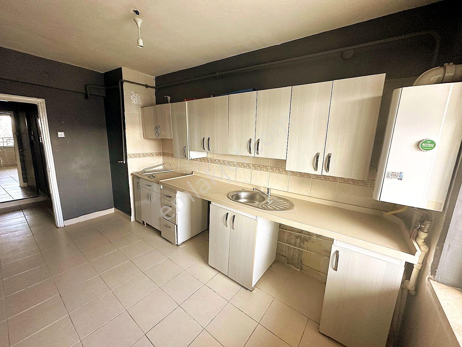 Karahan Emlak'tan Sivasın Göbeğinde Kiralık 2+1 Ofis&ev Olarak - Görsel 15