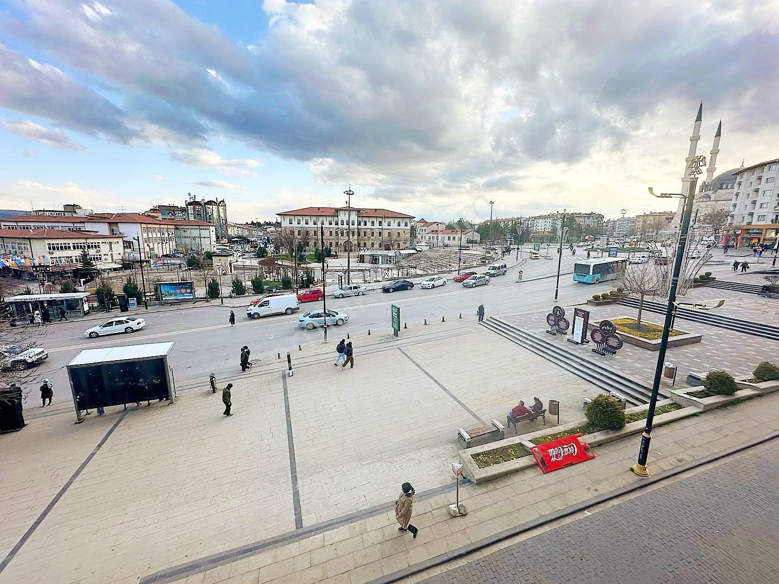 Karahan Emlak'tan Sivasın Göbeğinde Kiralık 2+1 Ofis&ev Olarak - Görsel 13