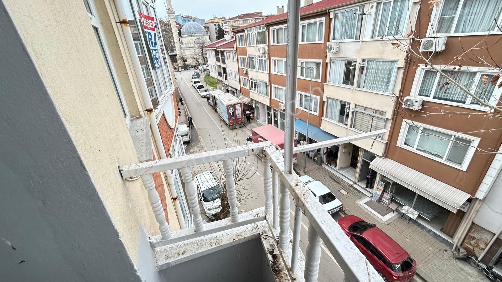 Uzunkaldırım Caddesi'nde 2 Balkonlu 2+1 Kiralık Daire - Görsel 6