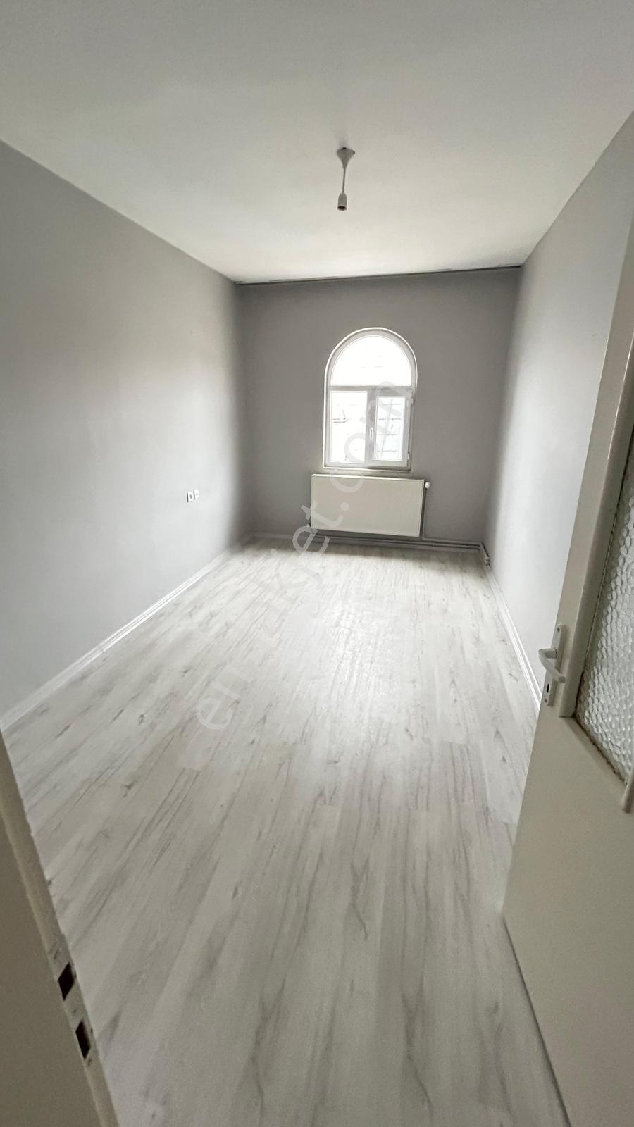 Uzunkaldırım Caddesi'nde 2 Balkonlu 2+1 Kiralık Daire - Görsel 14