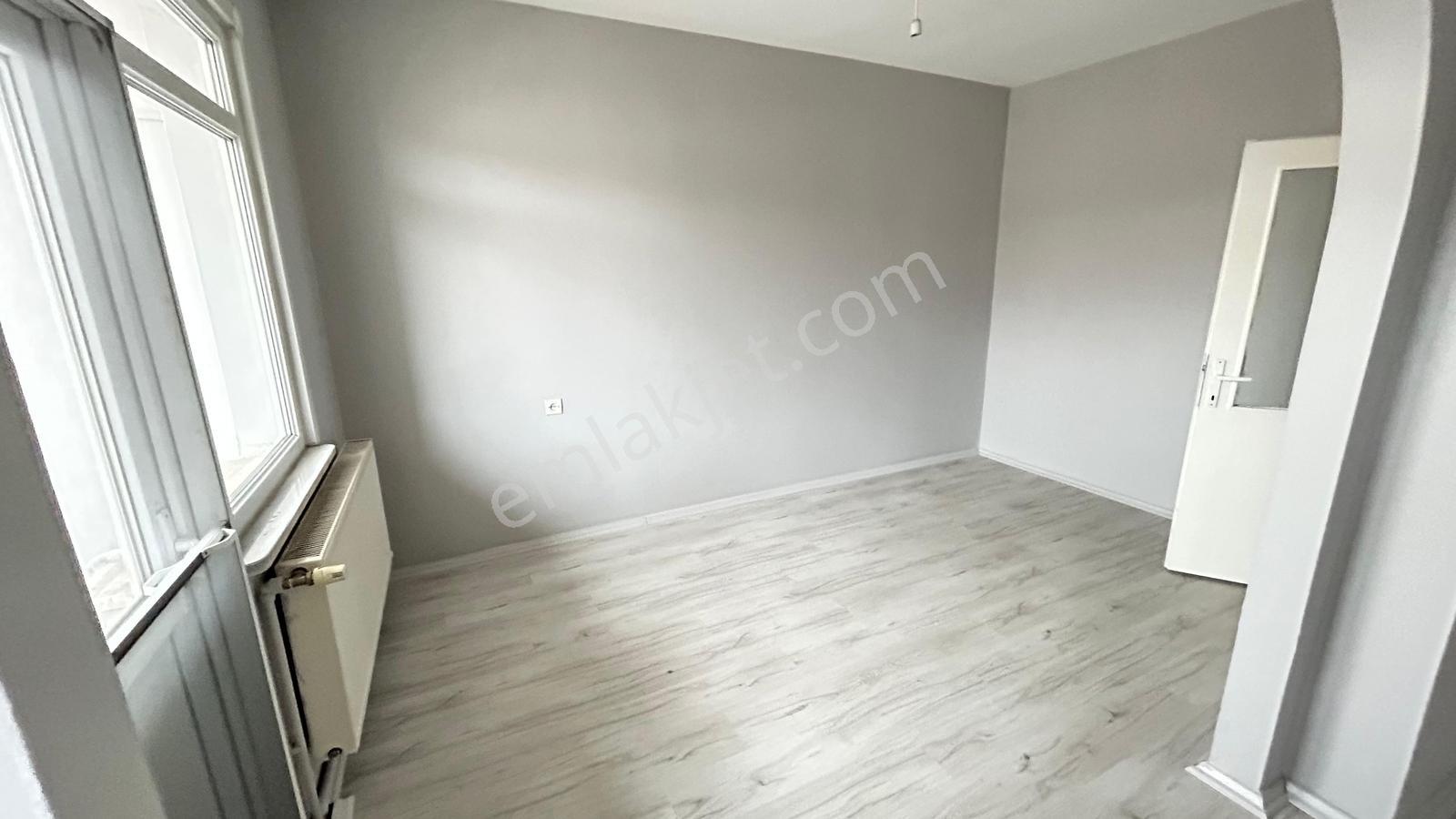 Uzunkaldırım Caddesi'nde 2 Balkonlu 2+1 Kiralık Daire - Görsel 30