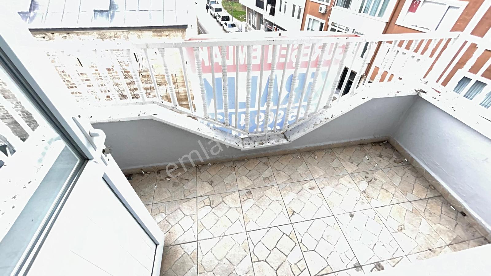 Uzunkaldırım Caddesi'nde 2 Balkonlu 2+1 Kiralık Daire - Görsel 21