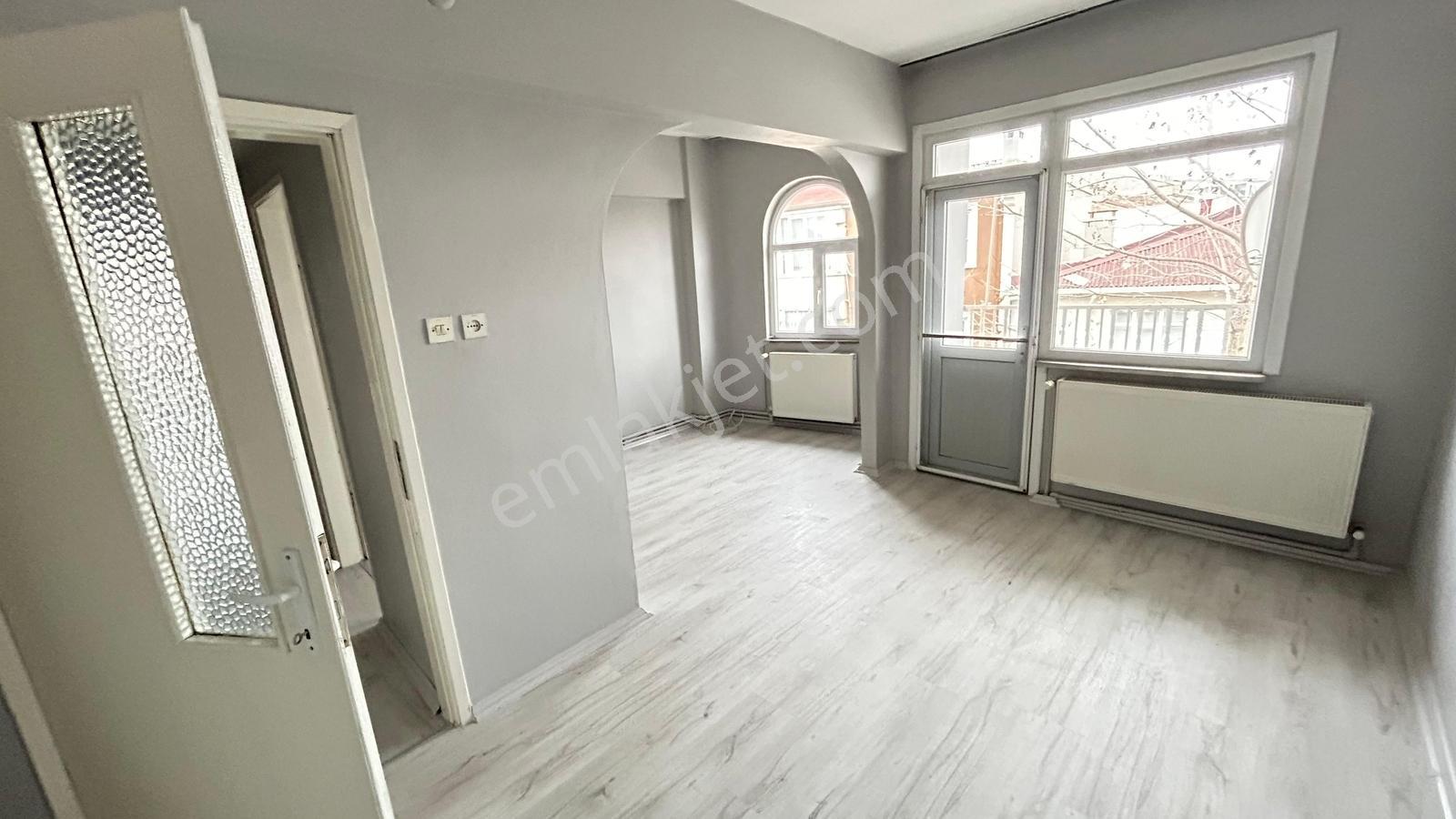 Uzunkaldırım Caddesi'nde 2 Balkonlu 2+1 Kiralık Daire - Görsel 19
