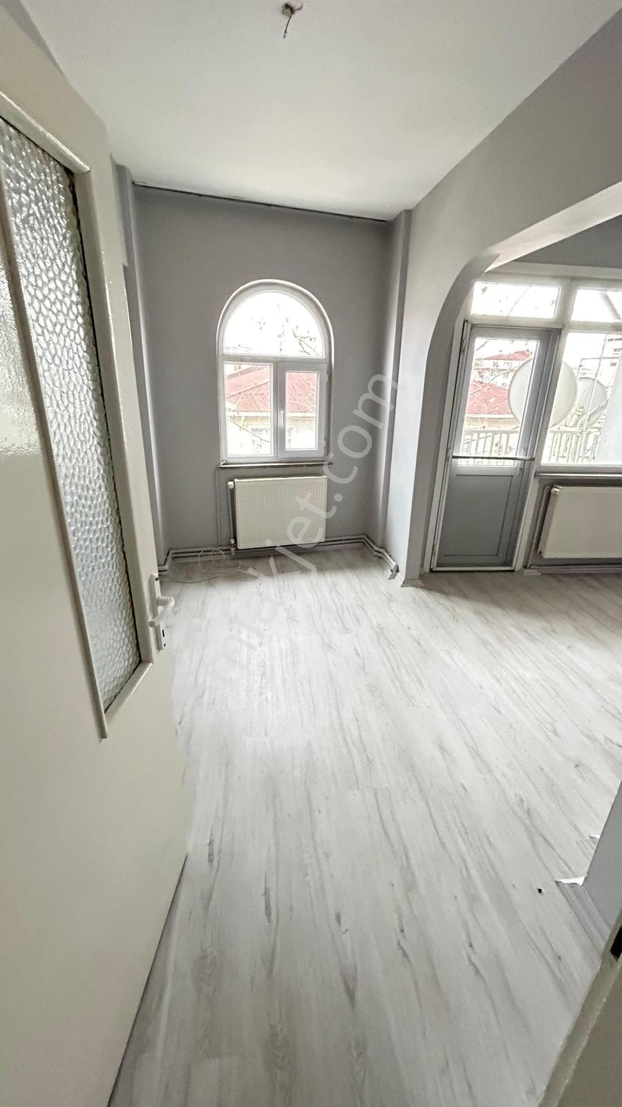 Uzunkaldırım Caddesi'nde 2 Balkonlu 2+1 Kiralık Daire - Görsel 25