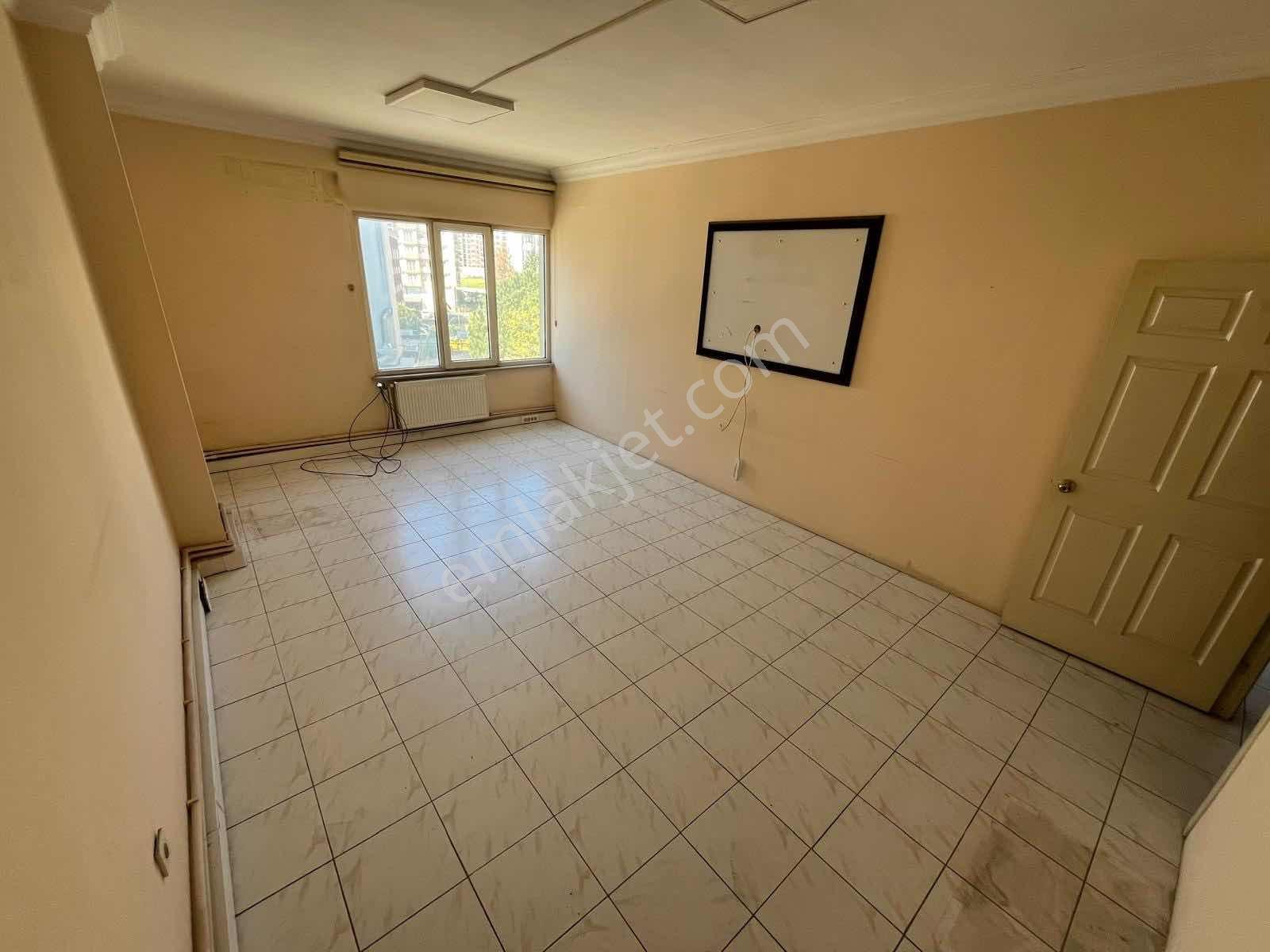 Tuzla Merkezde Kullanışlı 120 M2 1+1 Kiralık Ofis&büro - Görsel 3