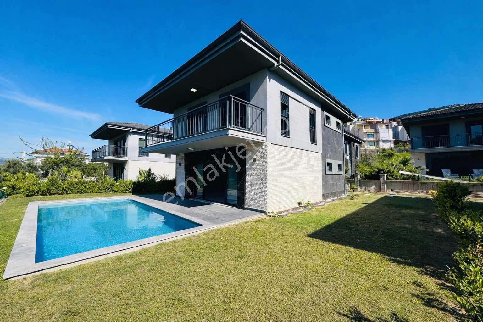 Kuşadası Güzelçamlıda Deniz Manzaralı Satılık 4+1 Müstakil Villa - Görsel 5