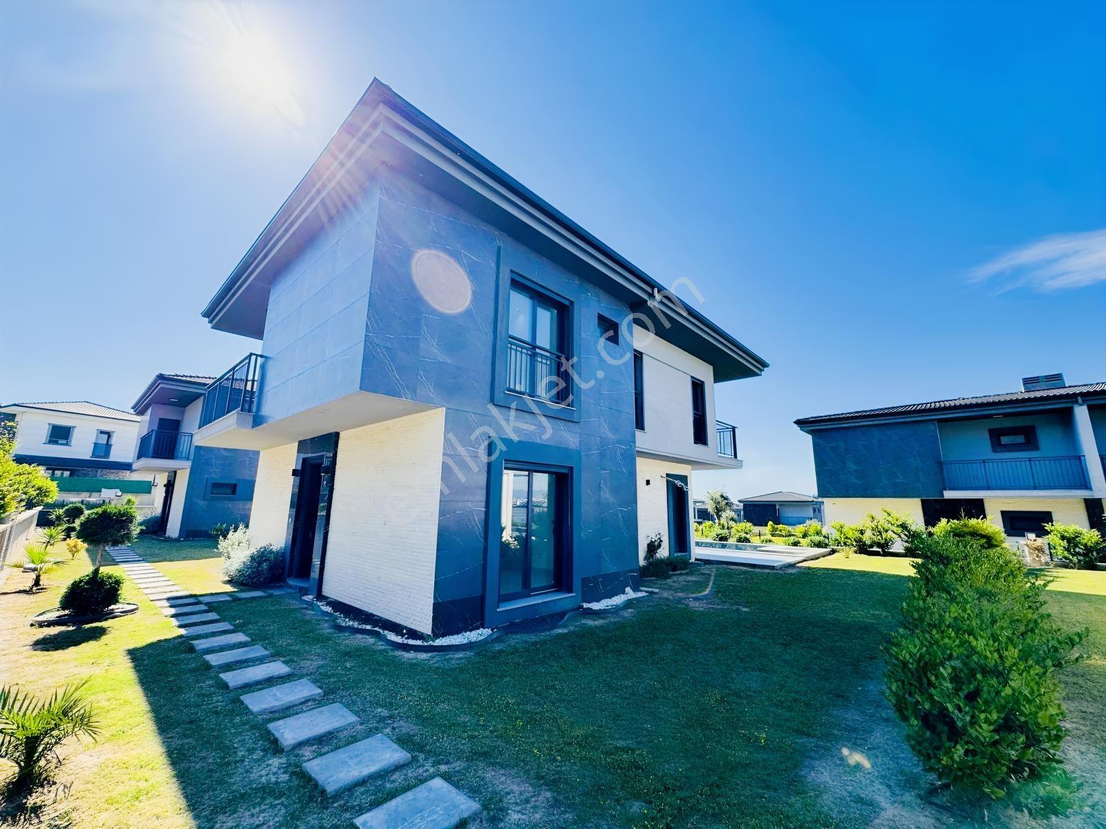 Kuşadası Güzelçamlıda Deniz Manzaralı Satılık 4+1 Müstakil Villa - Görsel 6