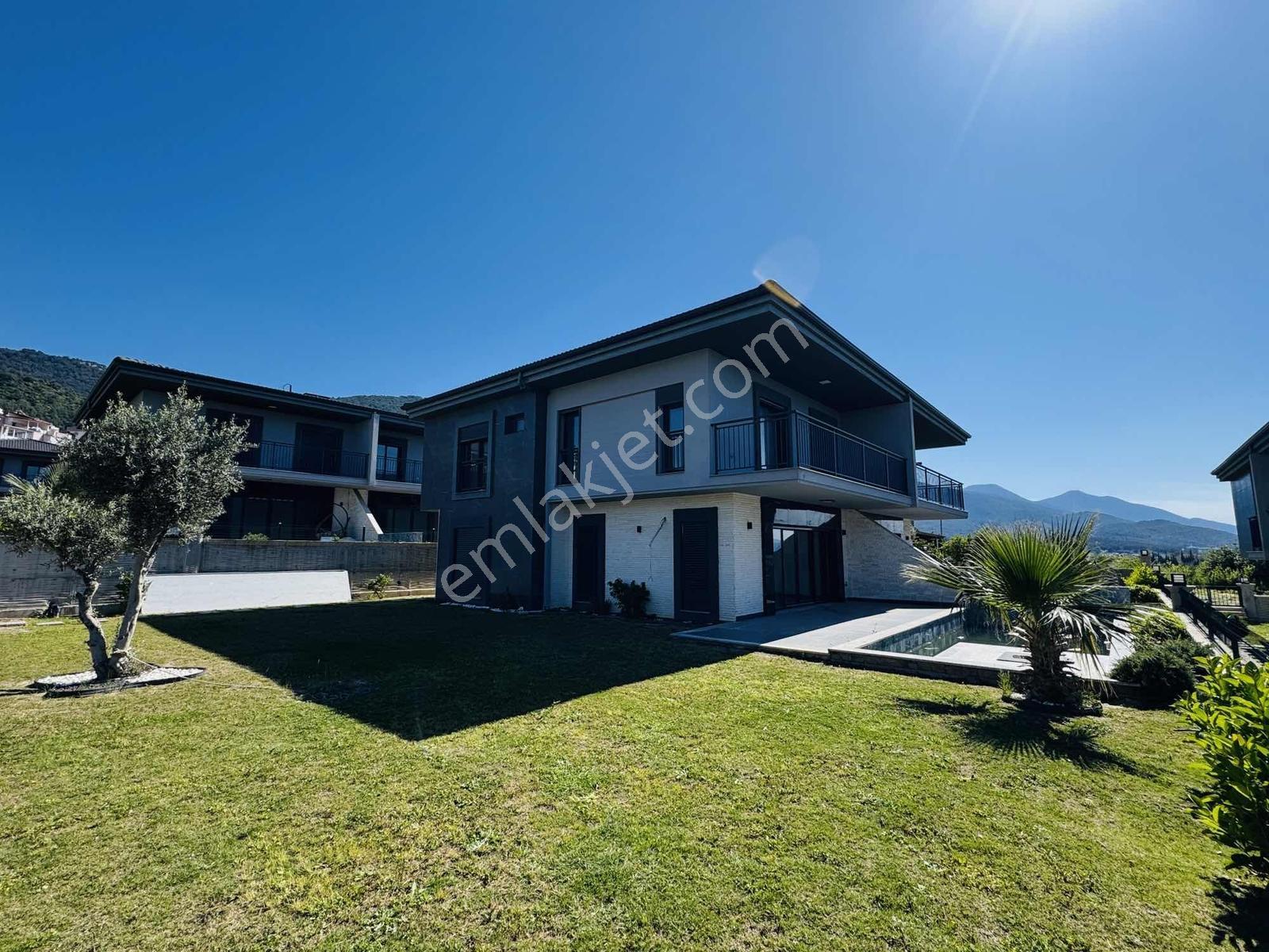 Kuşadası Güzelçamlıda Deniz Manzaralı Satılık 4+1 Müstakil Villa - Görsel 23