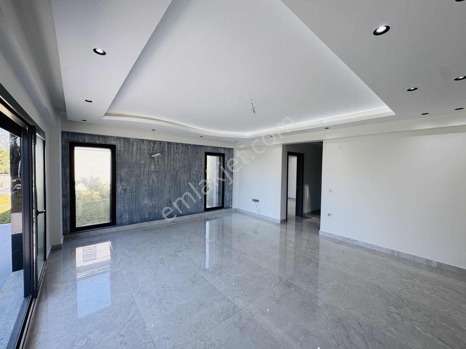 Kuşadası Güzelçamlıda Deniz Manzaralı Satılık 4+1 Müstakil Villa - Görsel 14