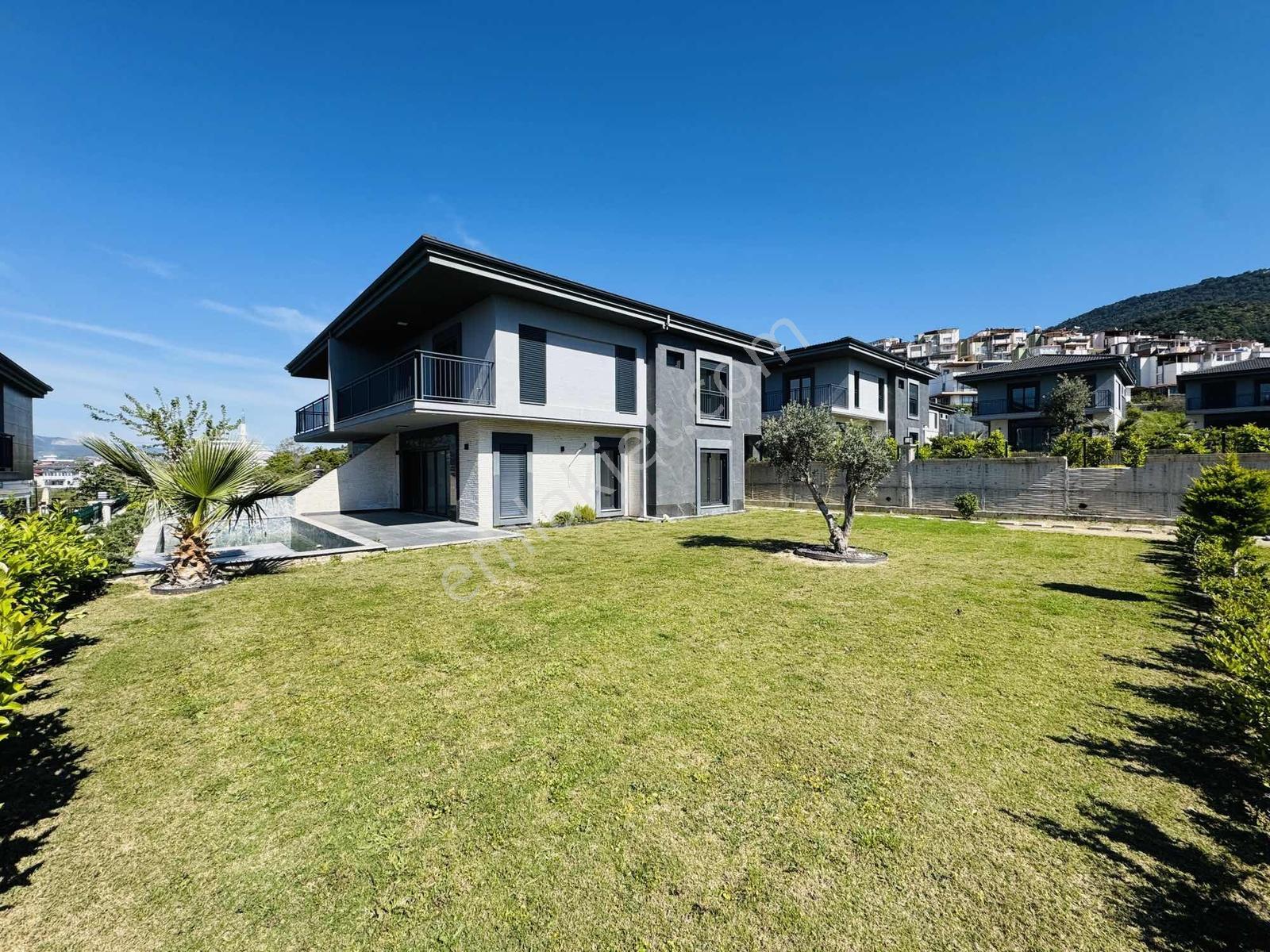Kuşadası Güzelçamlıda Deniz Manzaralı Satılık 4+1 Müstakil Villa - Görsel 29