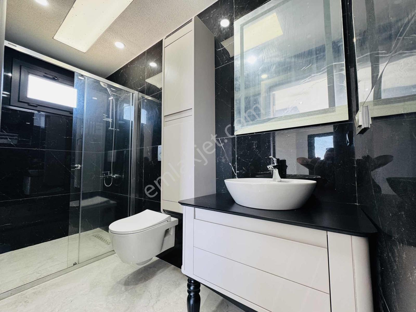Kuşadası Güzelçamlıda Deniz Manzaralı Satılık 4+1 Müstakil Villa - Görsel 20