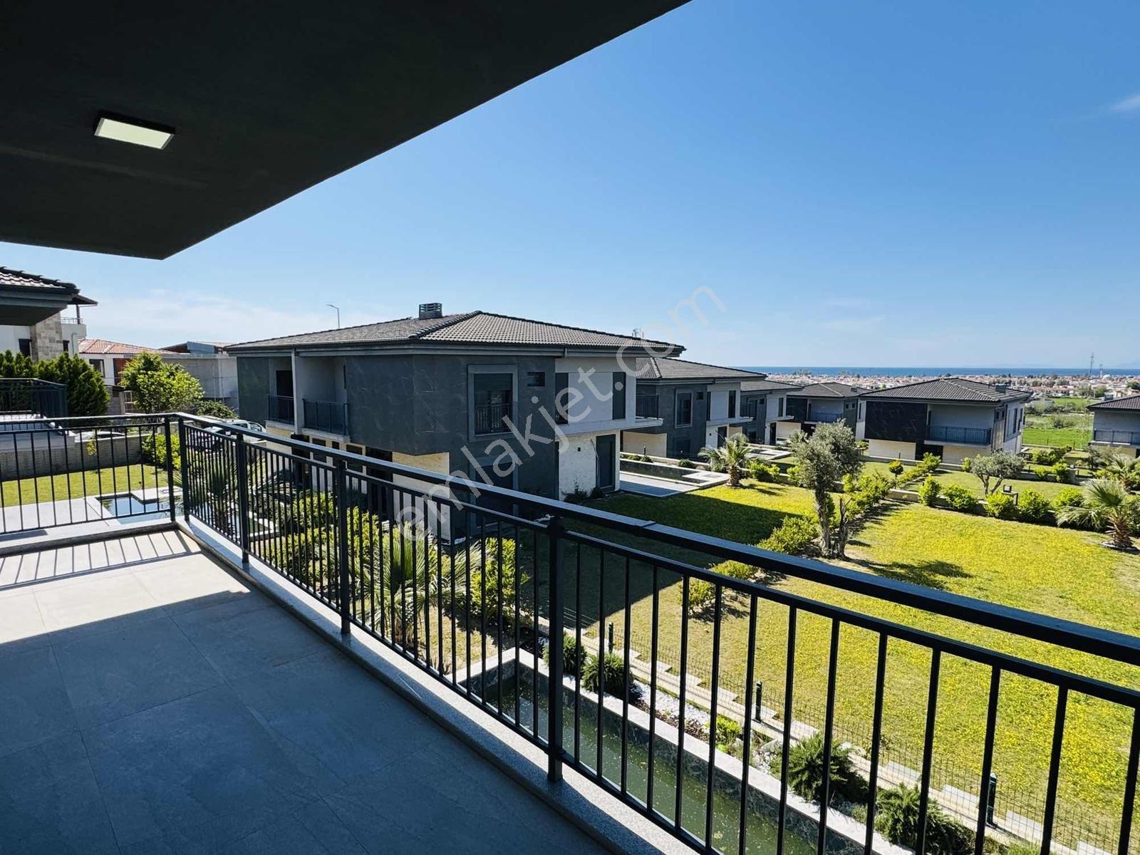 Kuşadası Güzelçamlıda Deniz Manzaralı Satılık 4+1 Müstakil Villa - Görsel 26
