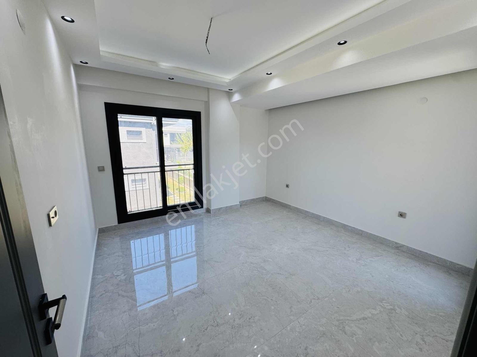 Kuşadası Güzelçamlıda Deniz Manzaralı Satılık 4+1 Müstakil Villa - Görsel 21
