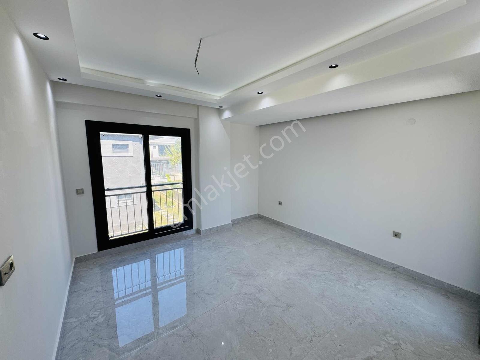 Kuşadası Güzelçamlıda Deniz Manzaralı Satılık 4+1 Müstakil Villa - Görsel 27