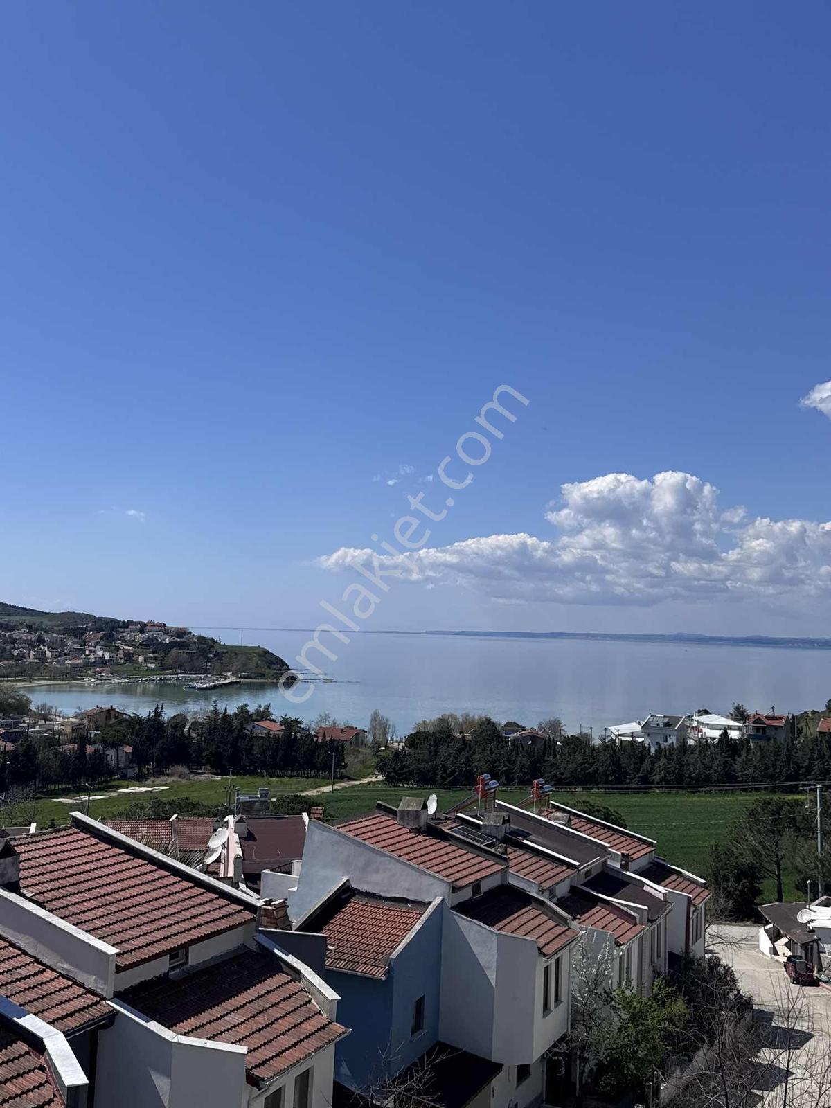 Güneyli Köyü Öğretmenler Sitesinde Satılık 4+2 Villa