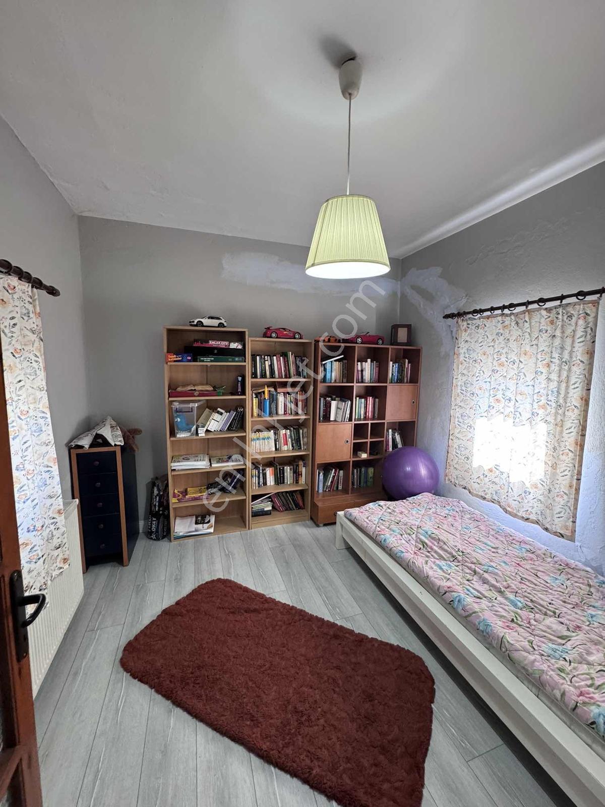 Güneyli Köyü Öğretmenler Sitesinde Satılık 4+2 Villa - Görsel 17
