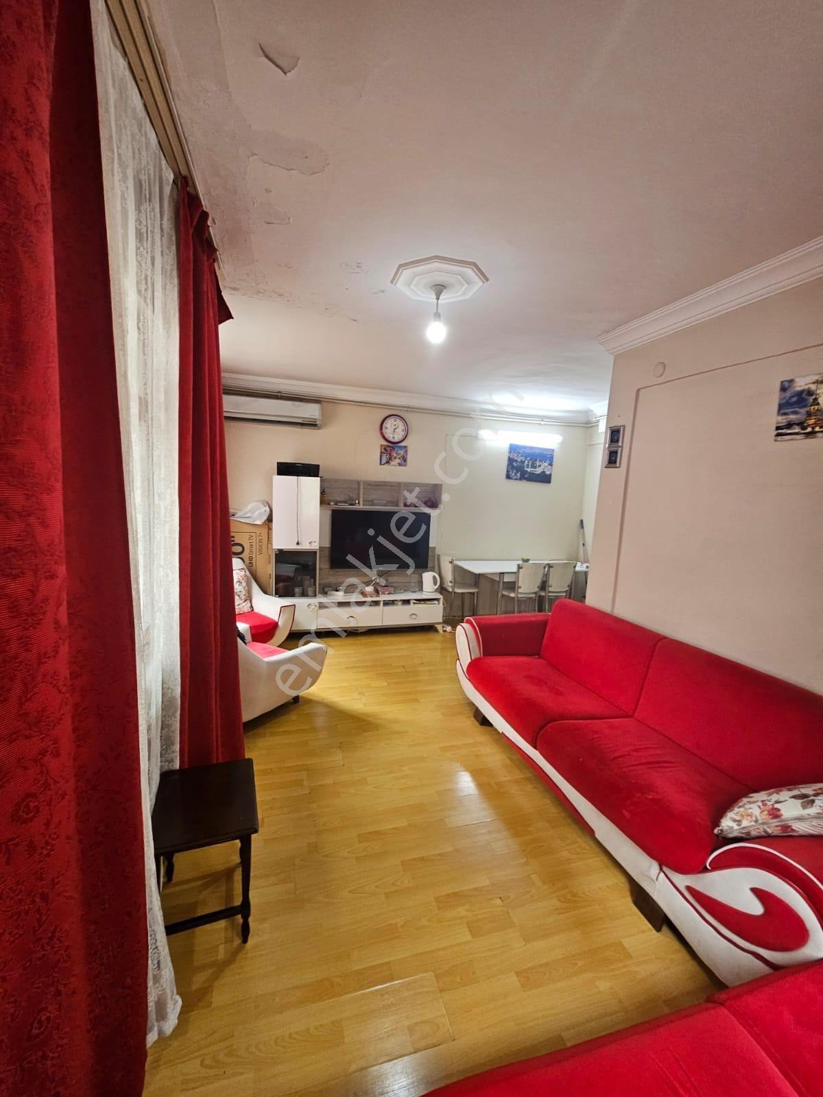 Cerrahpaşa Hastanesi'ne Çok Yakın Mesafede 2+1 Satılık Daire