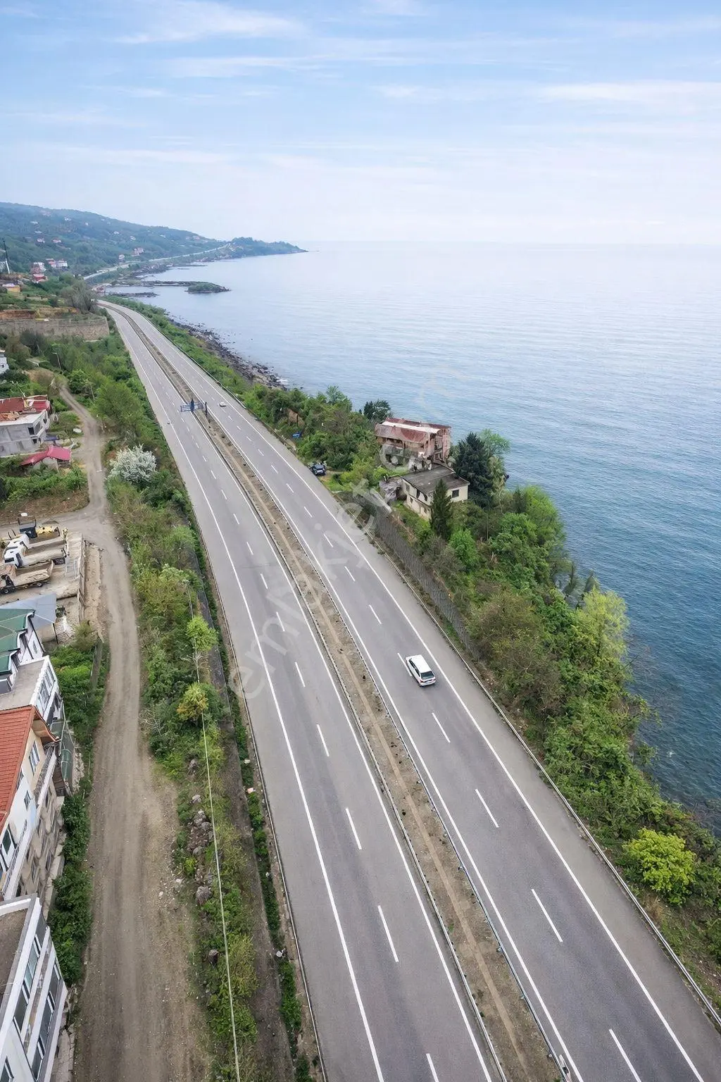 Giresun Görelede Denize Ve Asfalta Sıfır 2 Katlı Ev Ve Arazisi