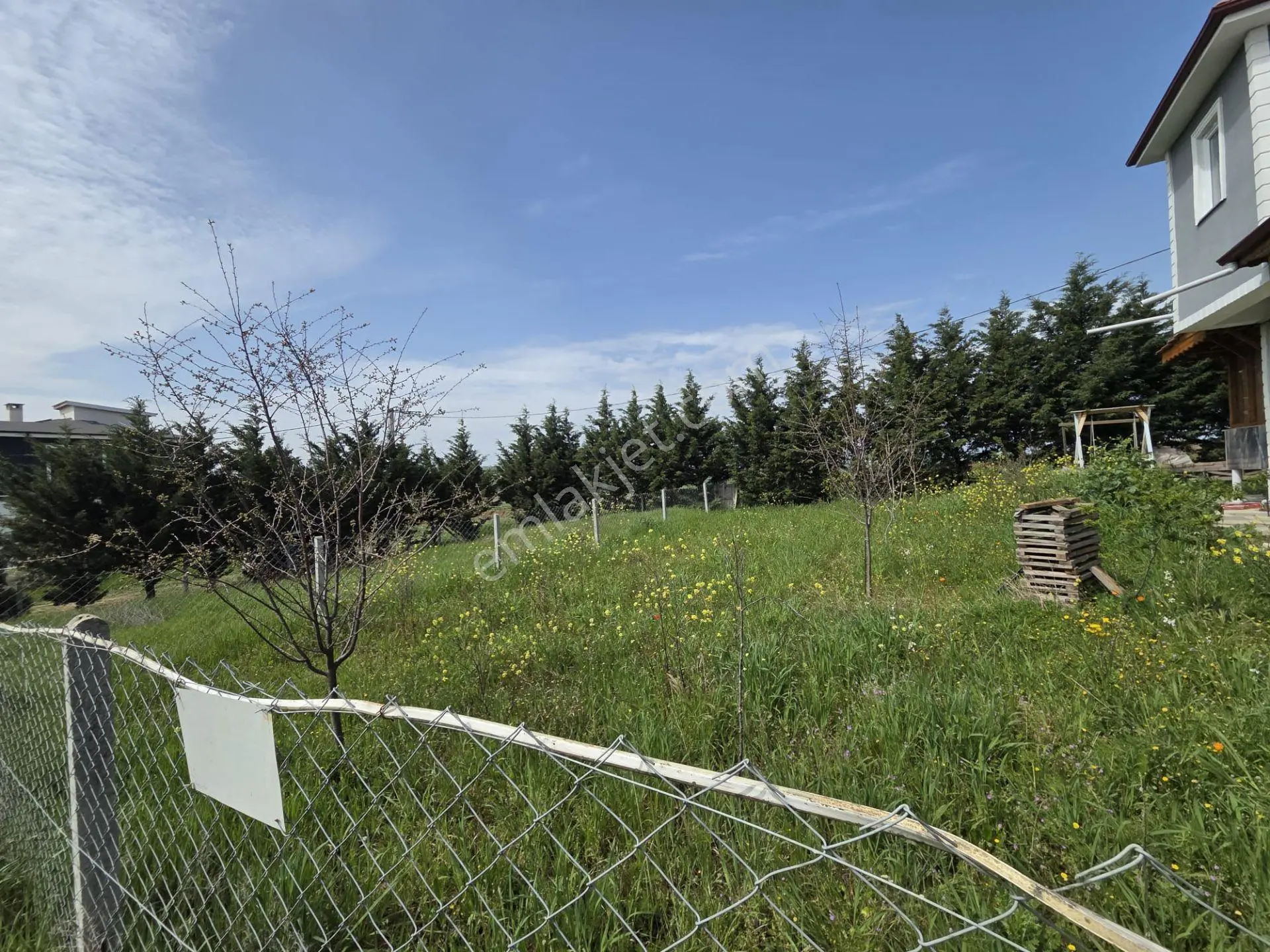 Haydar Emlaktan B.evlerde 167 M2 Netsu,d.gaz,elektrik,alt Yapı Villa Arsası