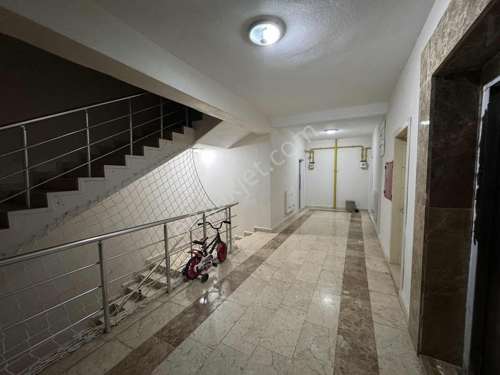 Azk'den Kendini Sevenlere Merkezi Lokasyonda Kiralık 2+1 Daire - Görsel 3