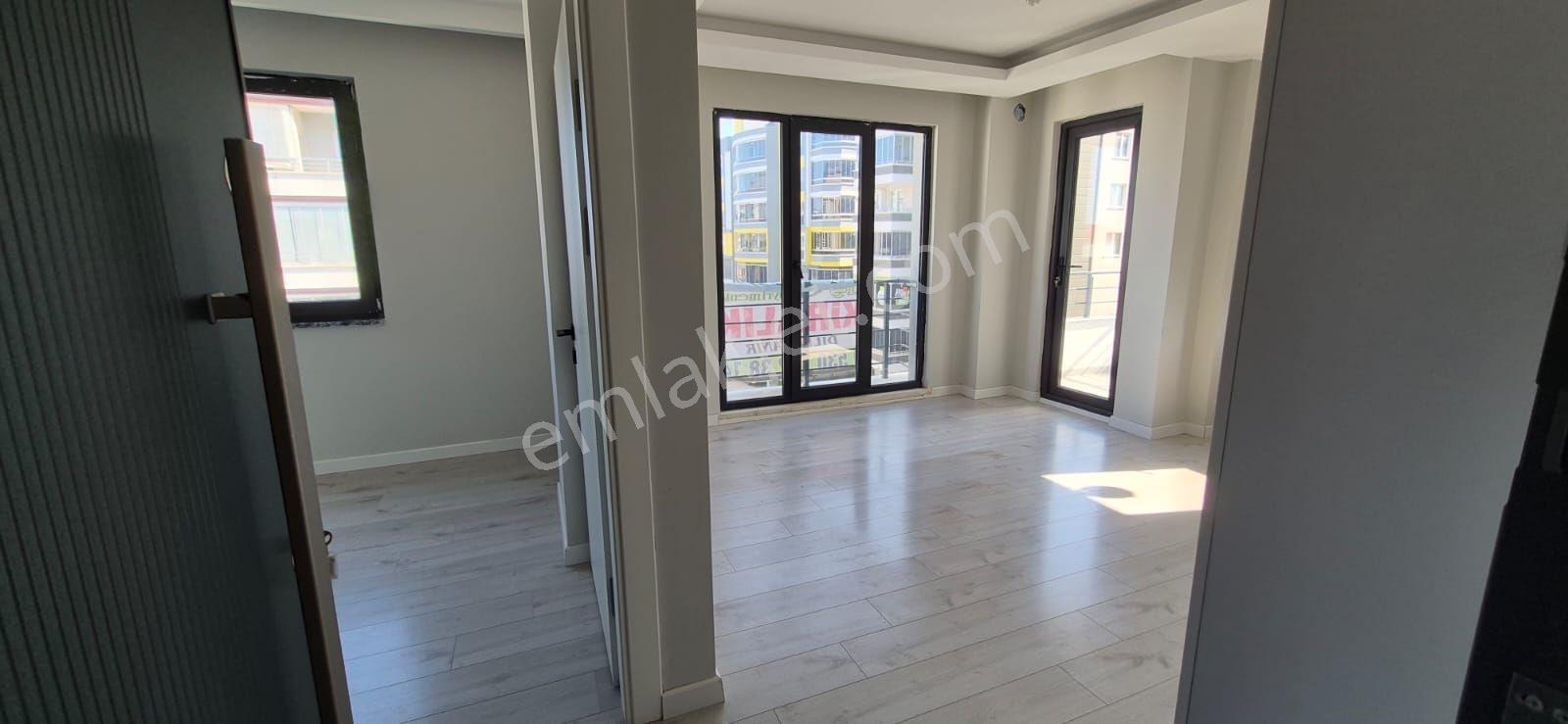 Dere Gayrimenkul Dilekten Tramvay Altında Kiralık 1+1 Daire - Görsel 3