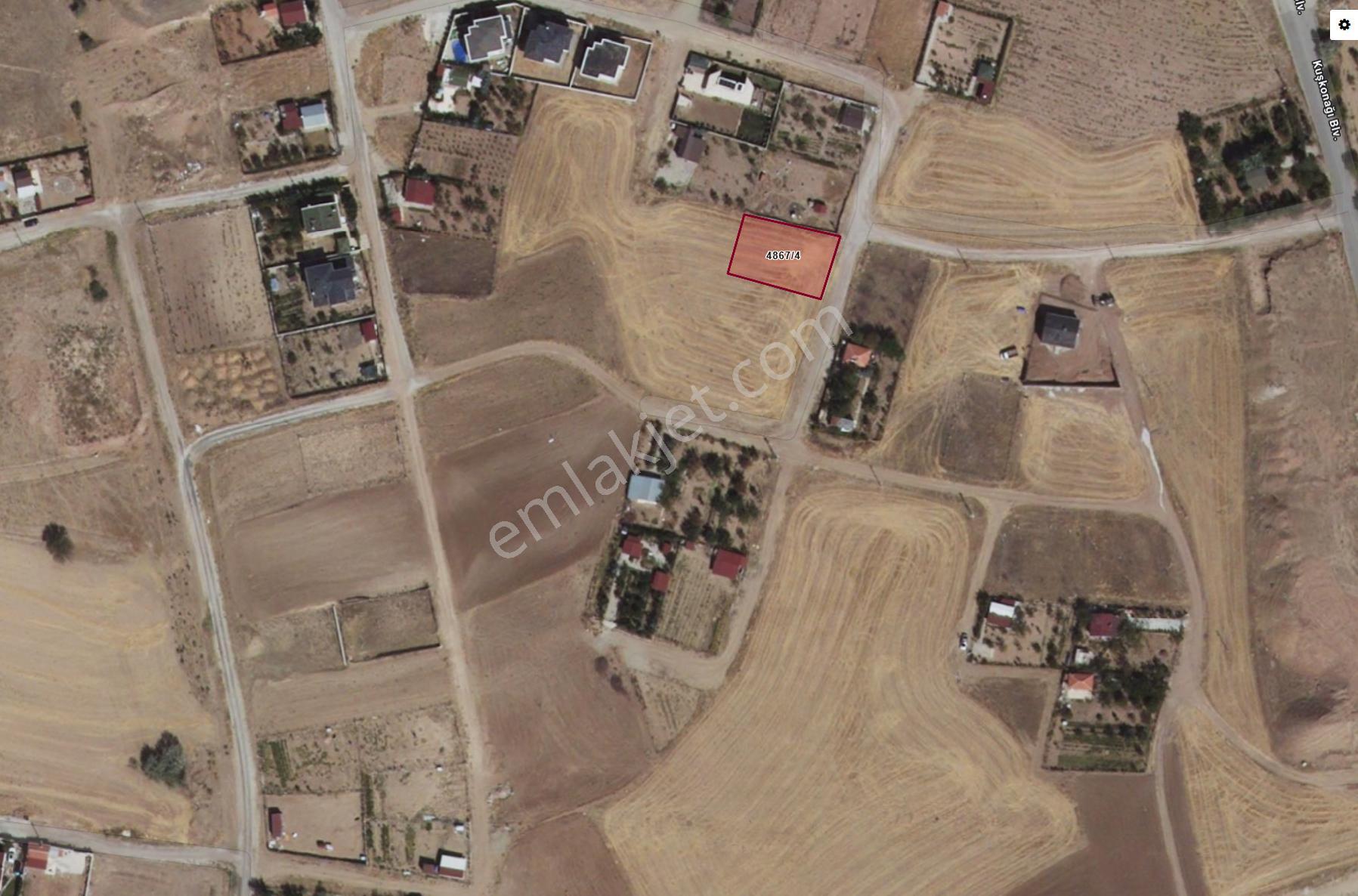 Osmangazide 560 M² İmarlı Arsa-sıfır Daire Takaslı-yatırımlık
