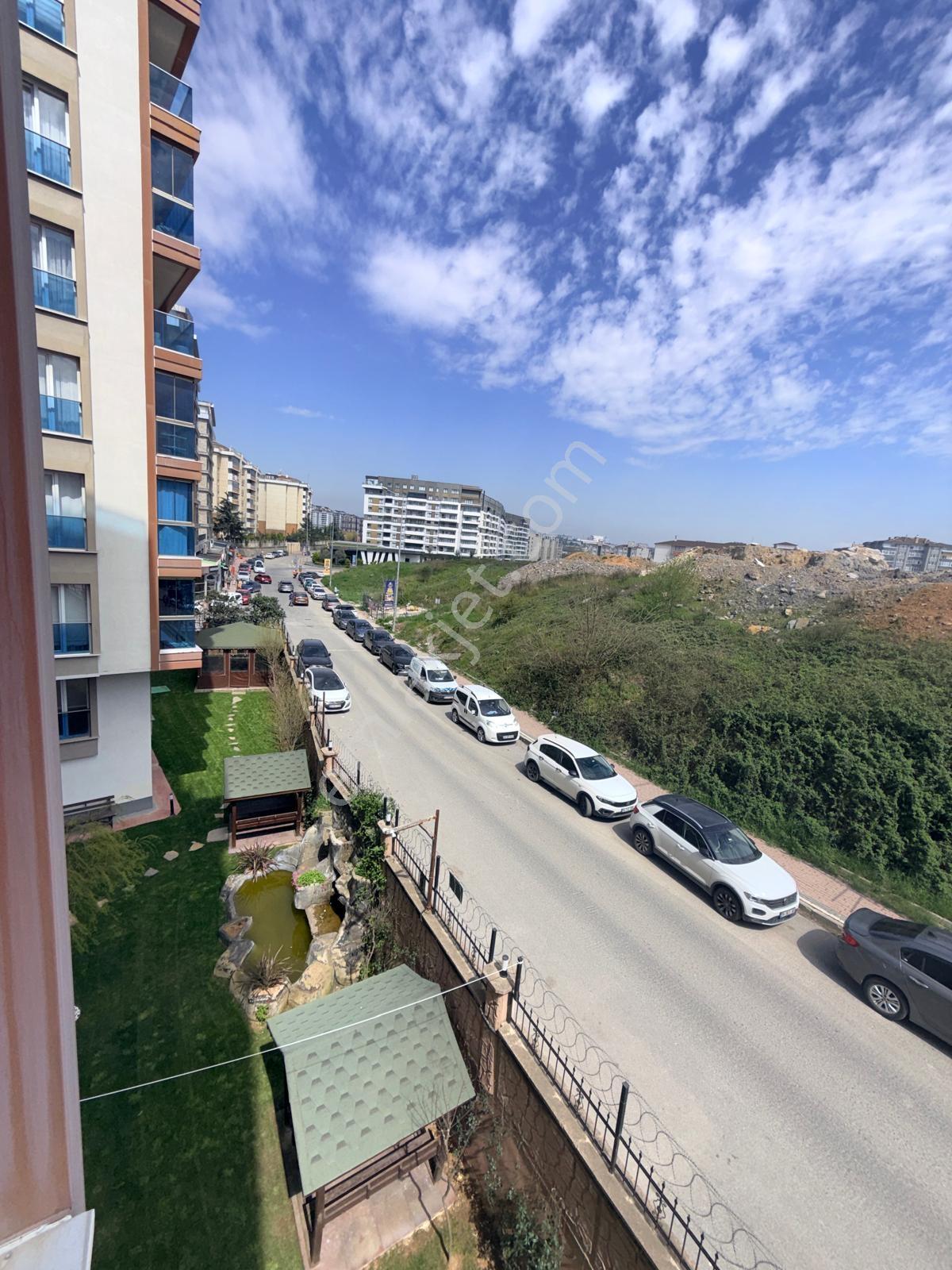 Çayırova Happy Twon Plus Sitesinde Kiralık Arakat 1+1 Daire - Görsel 2
