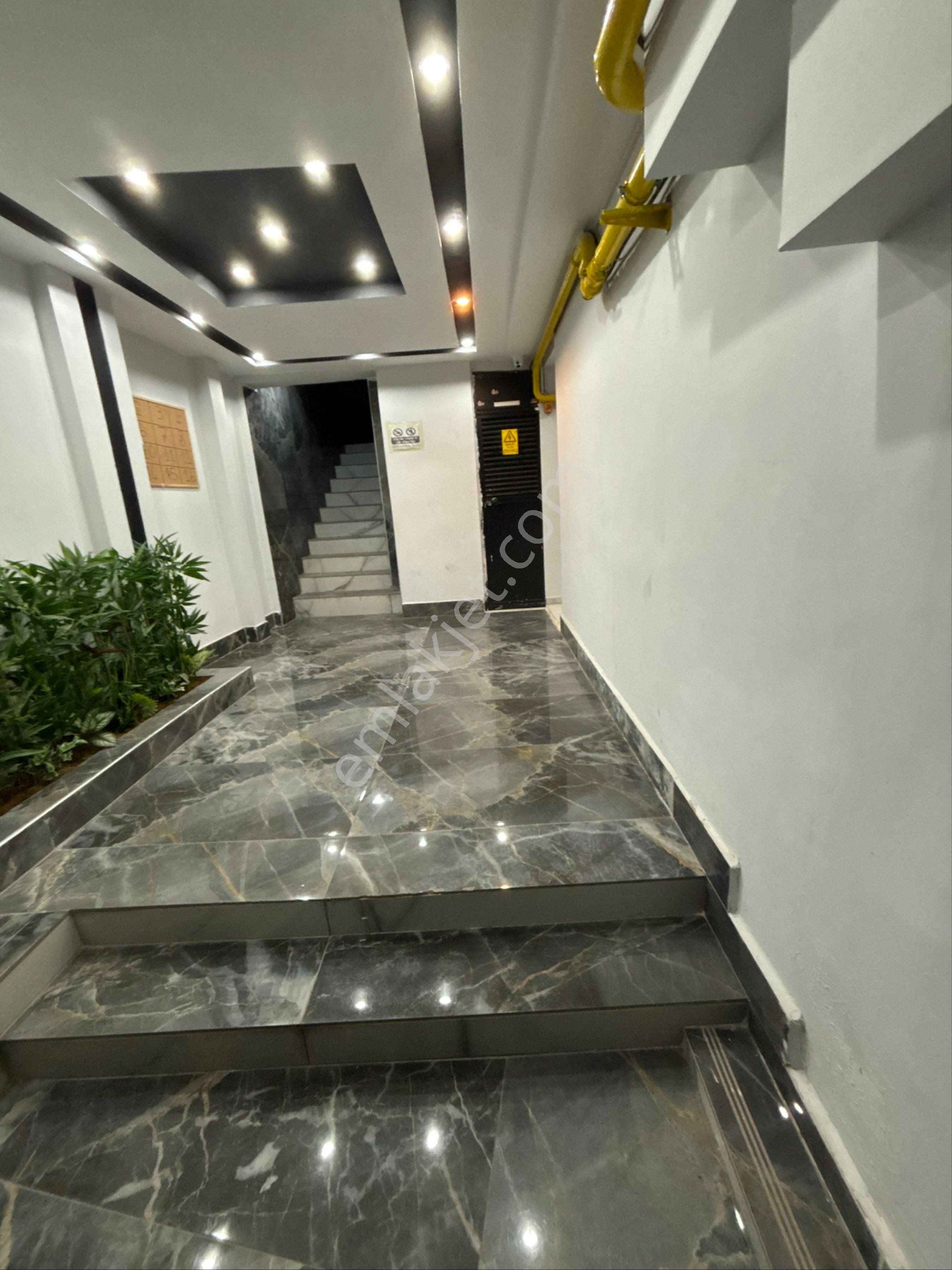 Haliliye Veteriner Caddesi Her Yere Ulaşım Kolaylığı Olan İyi Lokasyonlu 1+1 Eşyalı Evimiz - Görsel 9