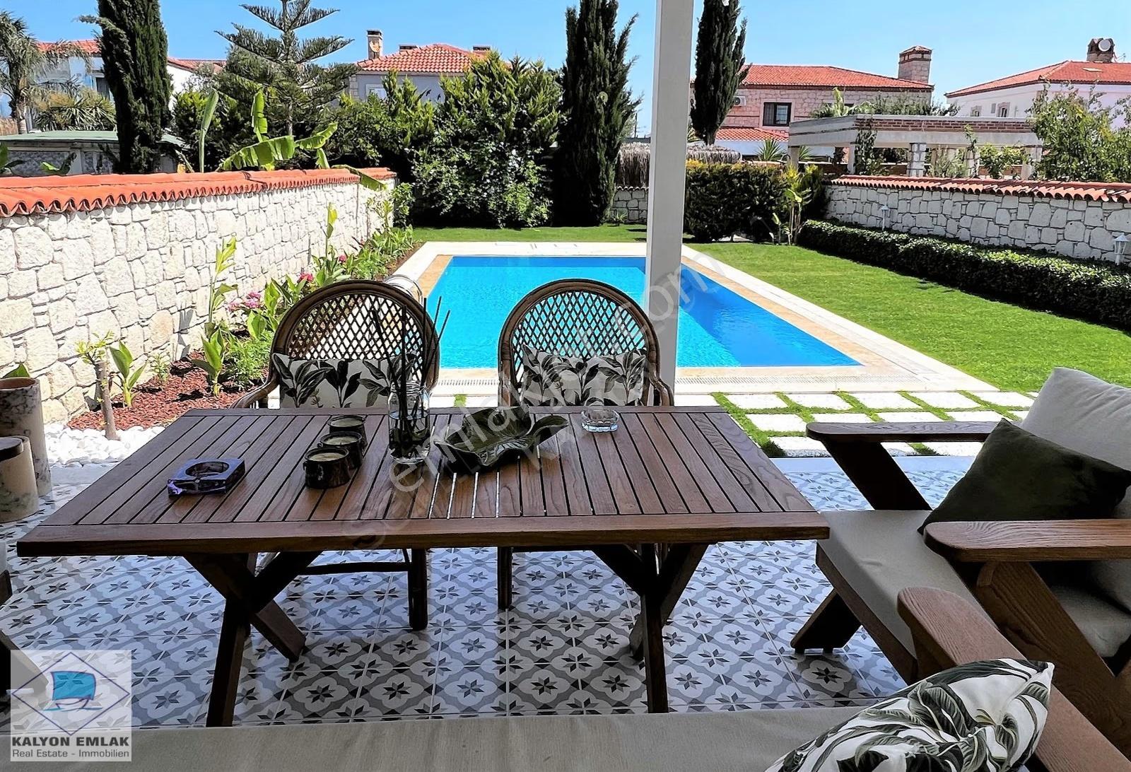 Alaçatı Merkezde 3 Oda 3 Banyo Müstakil Havuzlu Klimalı Villa - Görsel 27
