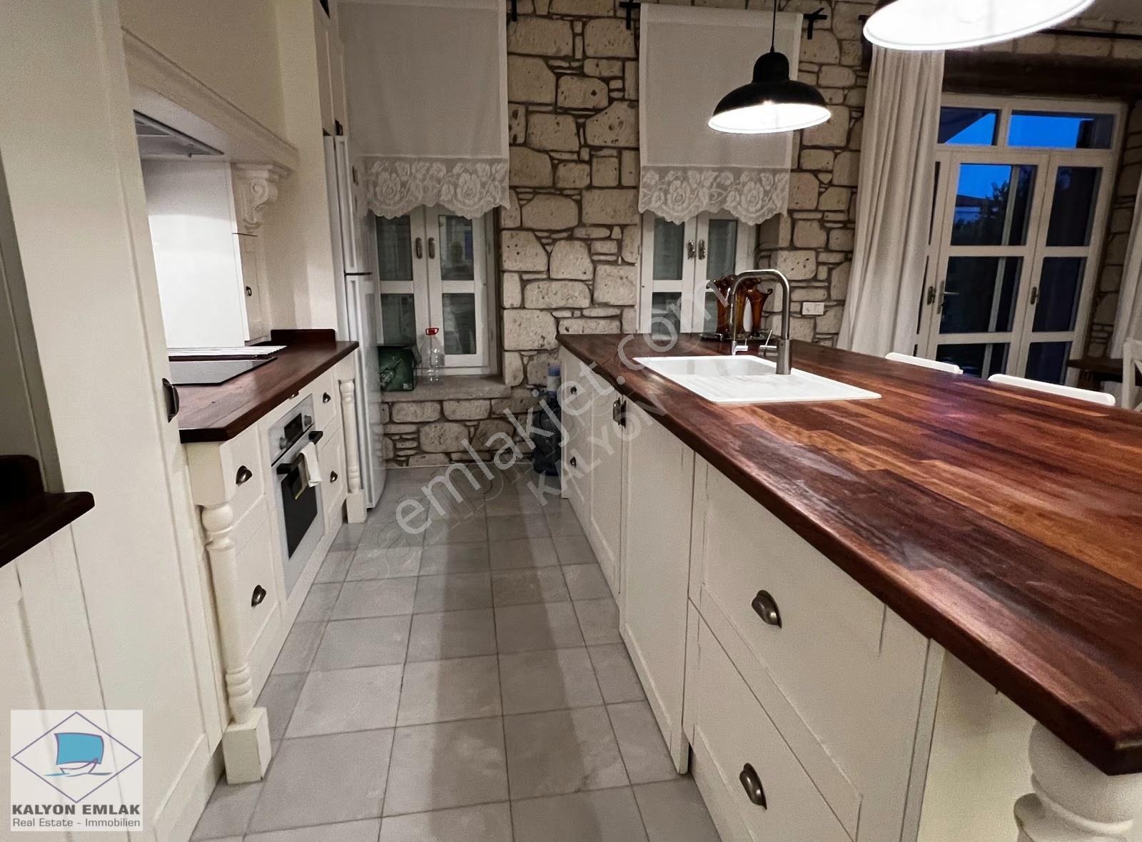 Alaçatı Merkezde 3 Oda 3 Banyo Müstakil Havuzlu Klimalı Villa - Görsel 17