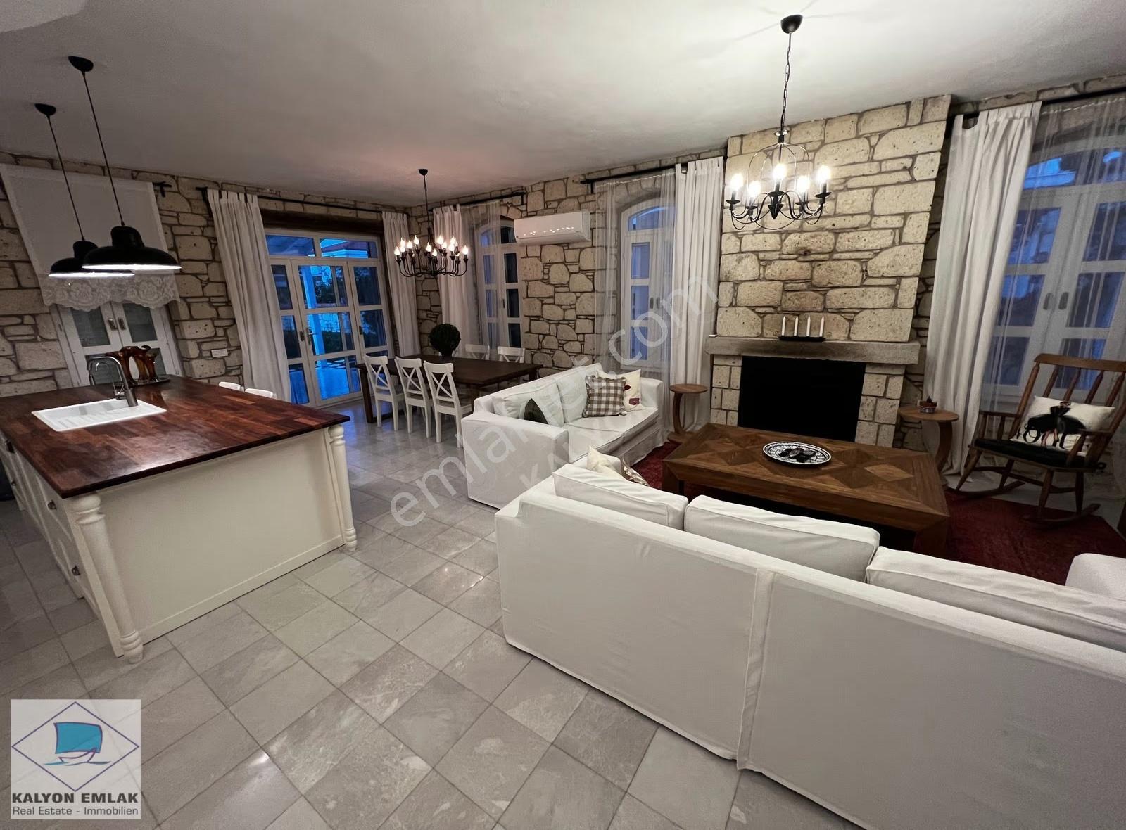 Alaçatı Merkezde 3 Oda 3 Banyo Müstakil Havuzlu Klimalı Villa - Görsel 4