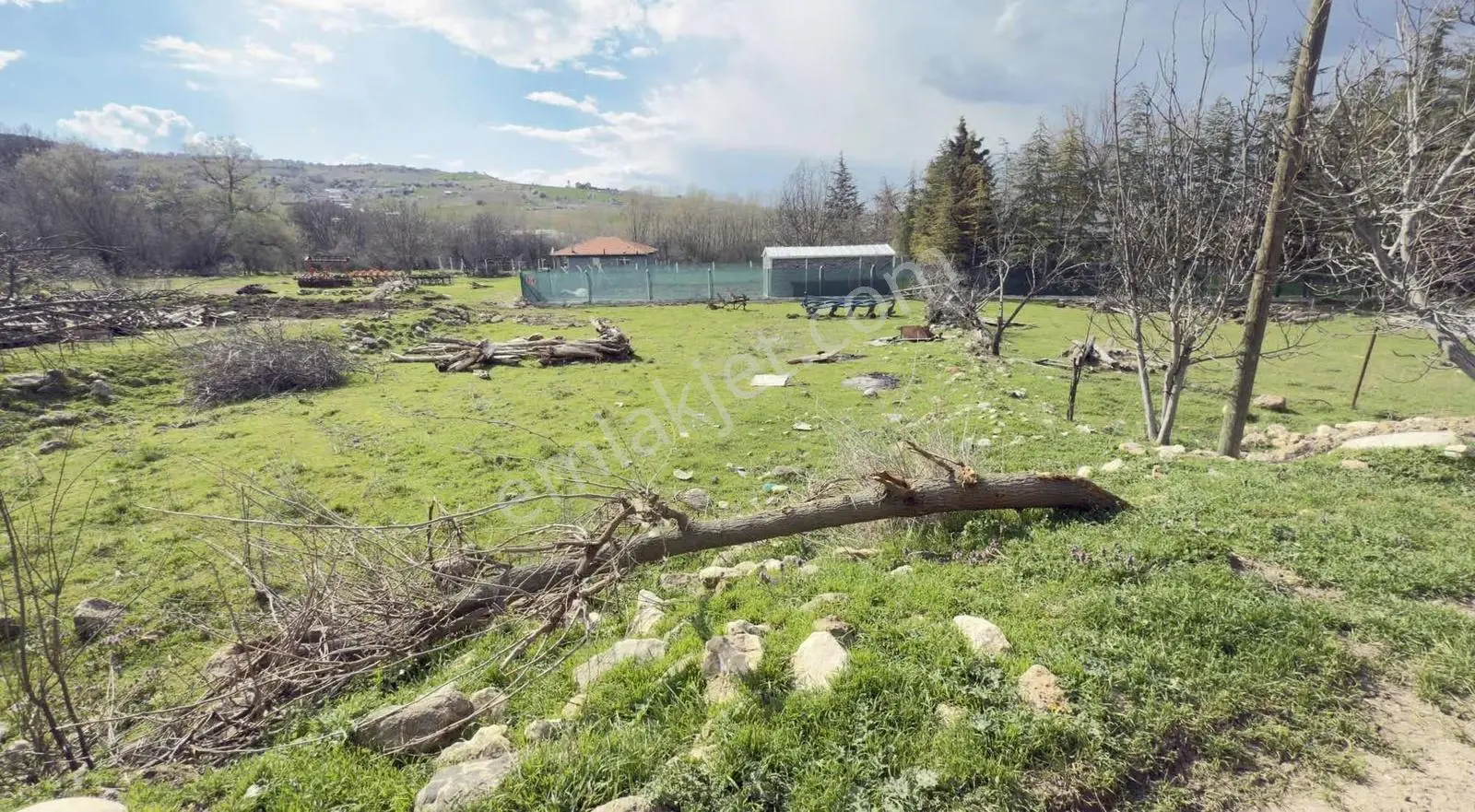 Güvenç Mahallesinde Köyiçi Bahçelik Müstakil Arsa - Görsel 2