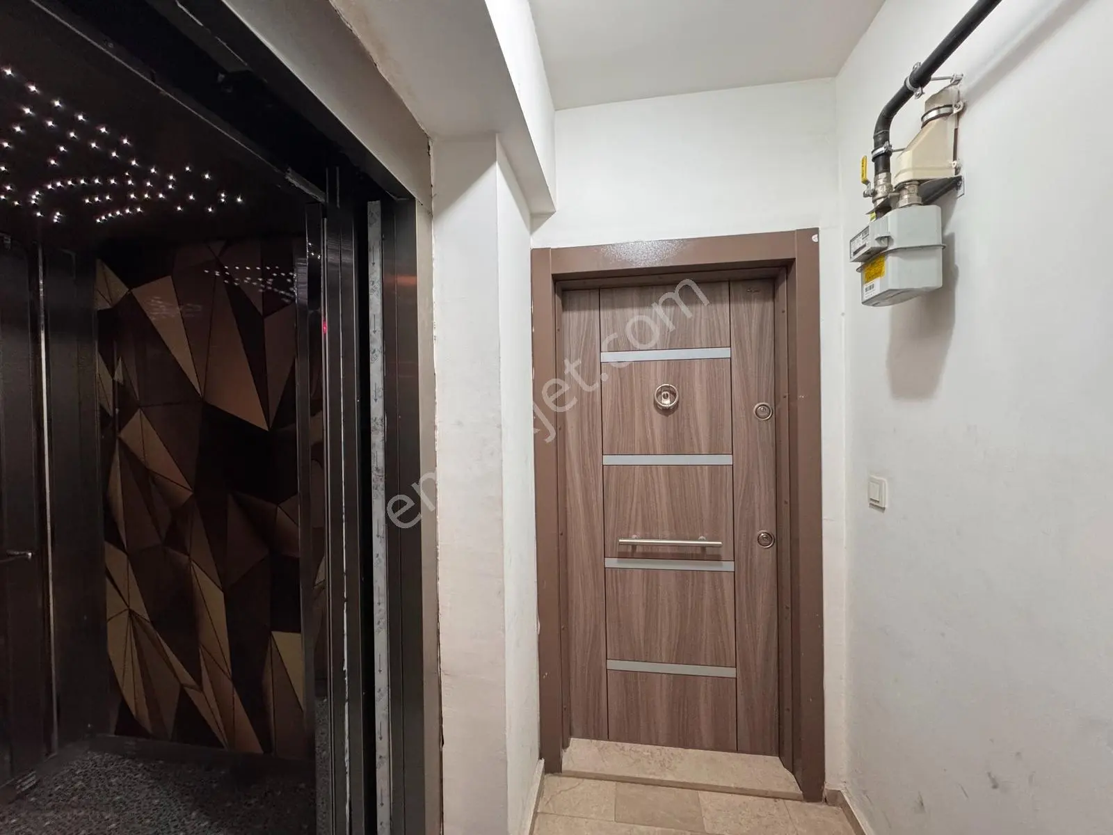 Cumhuriyet Mah.de Kiralık Ayrı Mutfaklı-doğalgazlı 1+1 Daire - Görsel 2