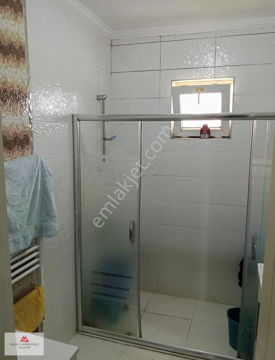 Koray Lisesi Ve Çarşıya Pazara Markete Yakın Kombili 2+1 Daire - Görsel 2