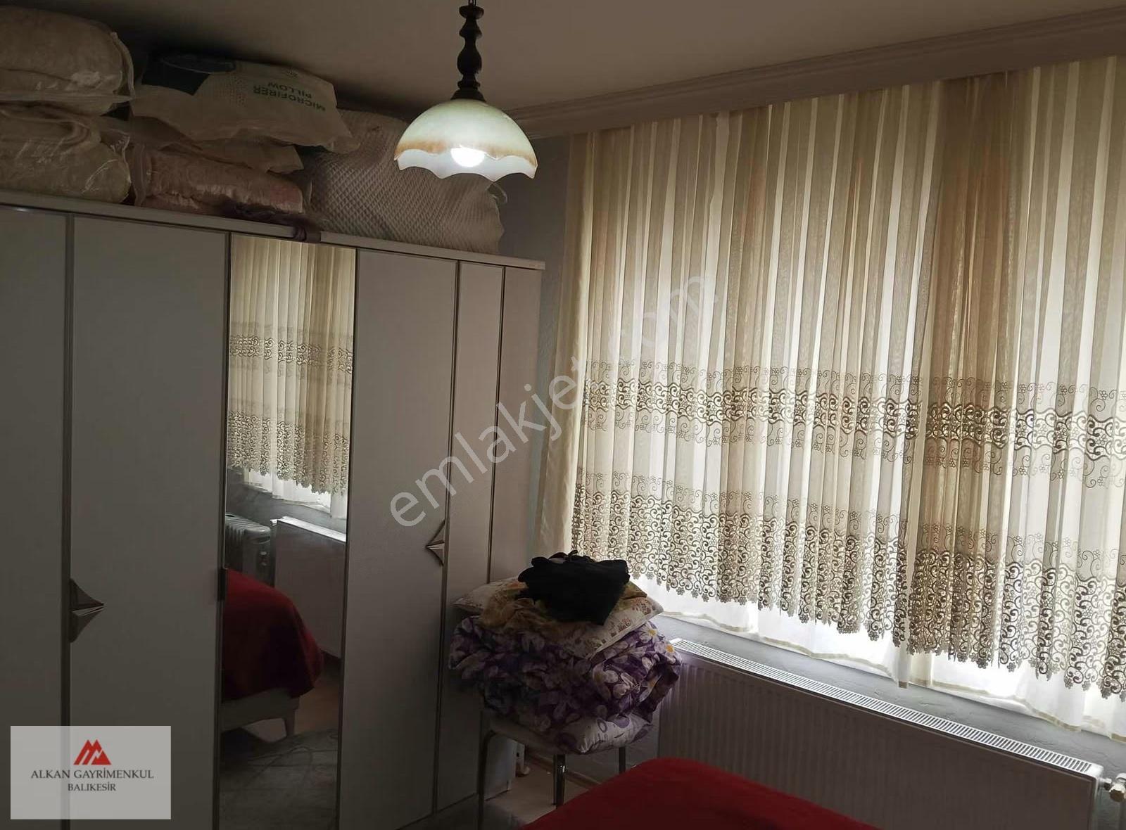 Koray Lisesi Ve Çarşıya Pazara Markete Yakın Kombili 2+1 Daire - Görsel 3