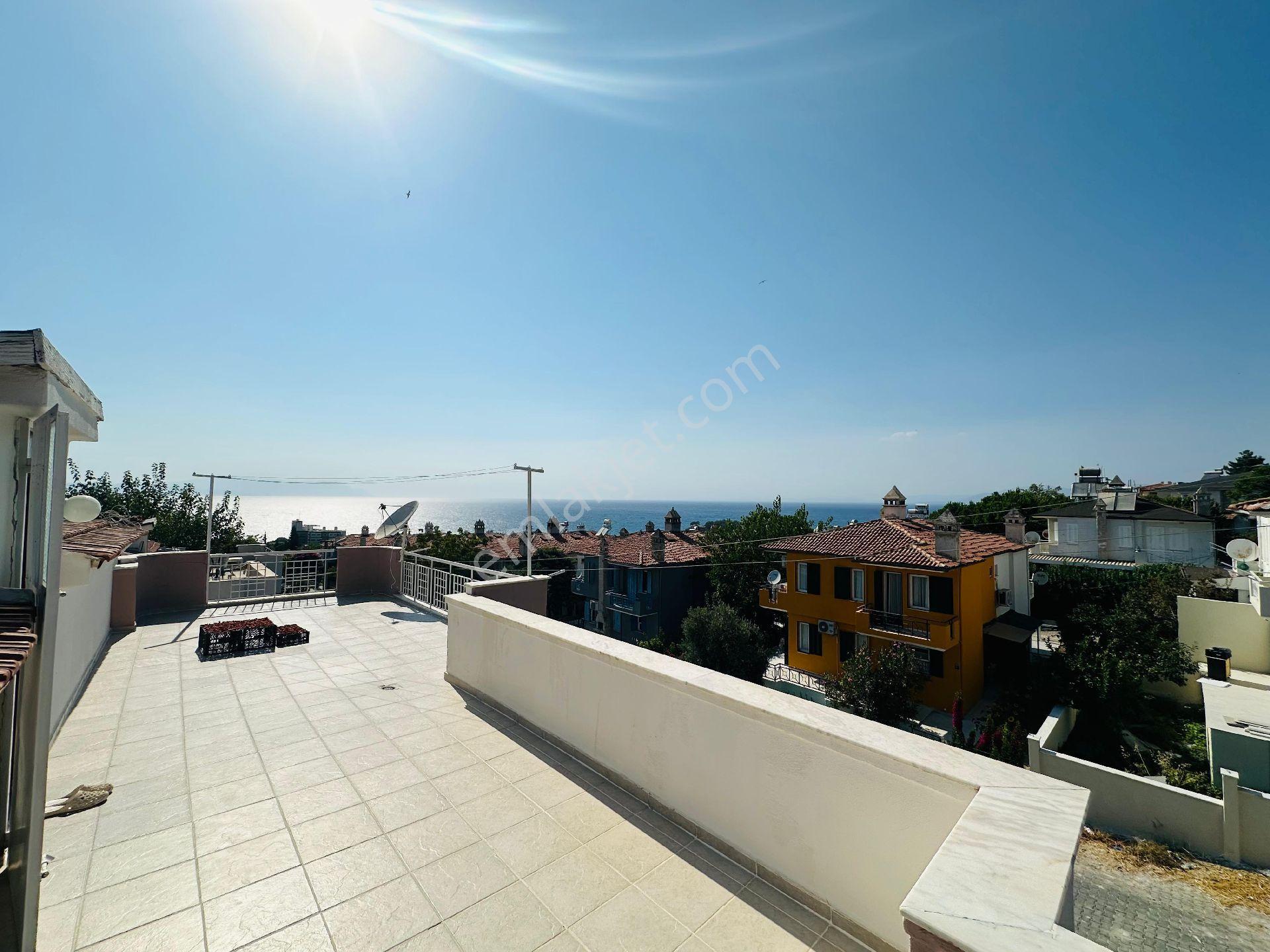 Kuşadası Kadınlar Denizi Köşe Konum Plaja Yakın Bakımlı Manzaralı Satılık 3+1 Villa - Görsel 29