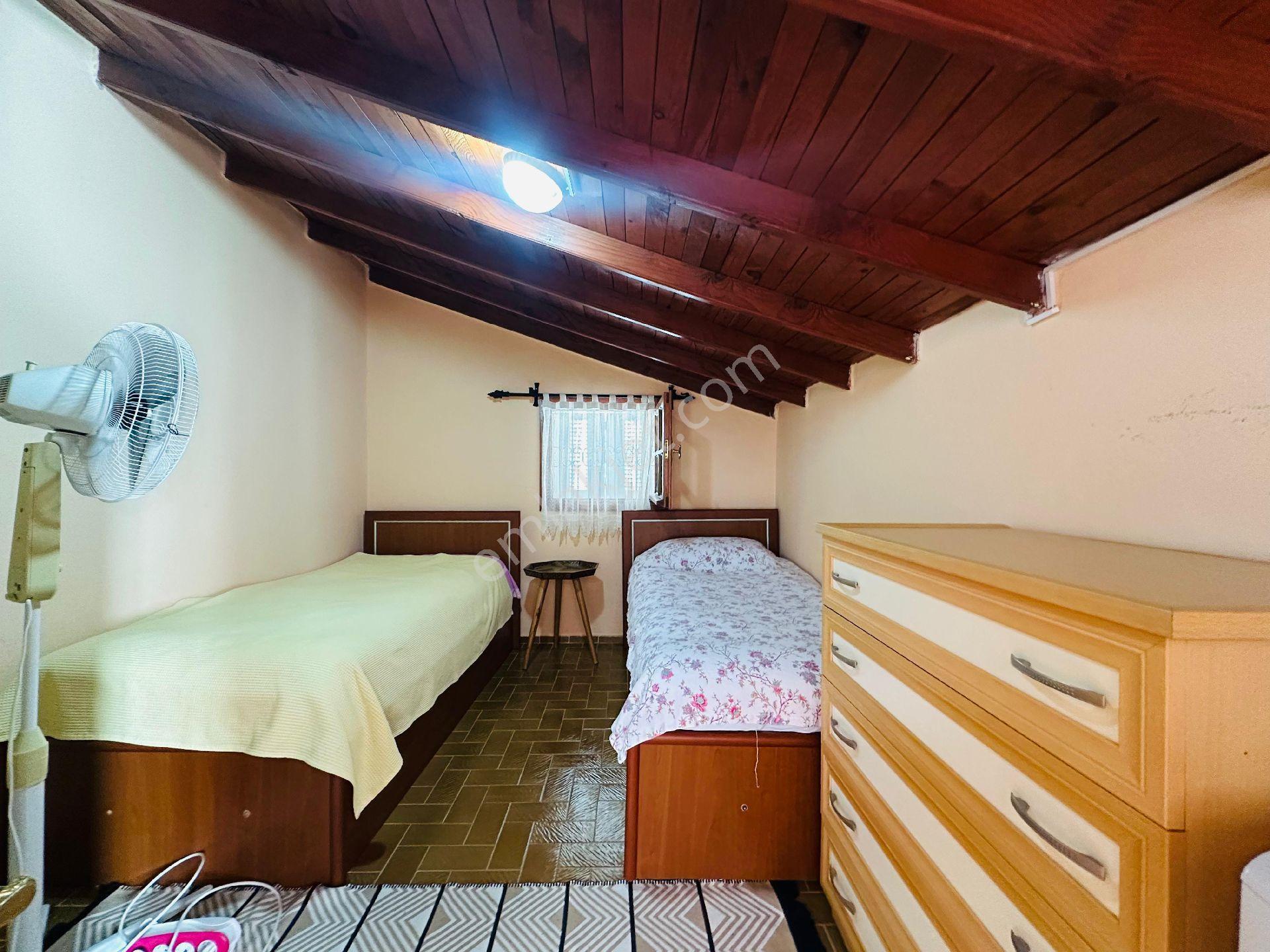 Kuşadası Kadınlar Denizi Köşe Konum Plaja Yakın Bakımlı Manzaralı Satılık 3+1 Villa - Görsel 21