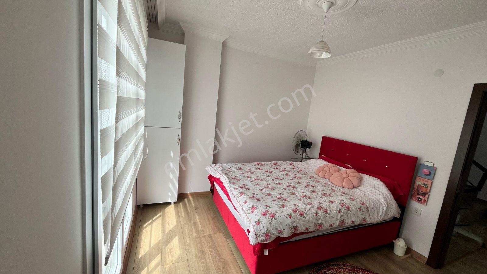 Yeniçiftlik'te Havuzlu Ful Eşyalı Şarkköşeli Müstakil Lüks Villa - Görsel 16