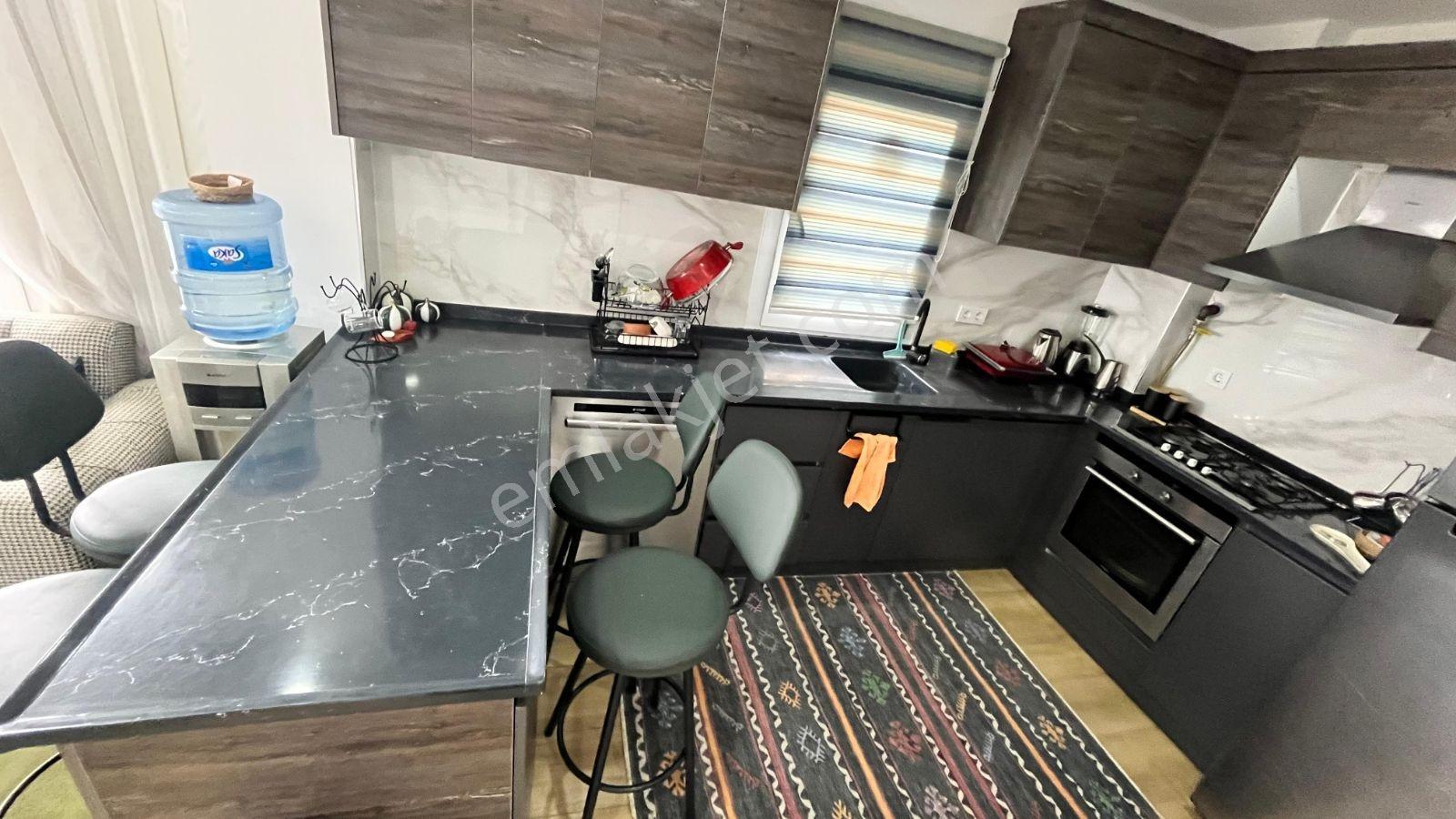 Yeniçiftlik'te Havuzlu Ful Eşyalı Şarkköşeli Müstakil Lüks Villa - Görsel 21