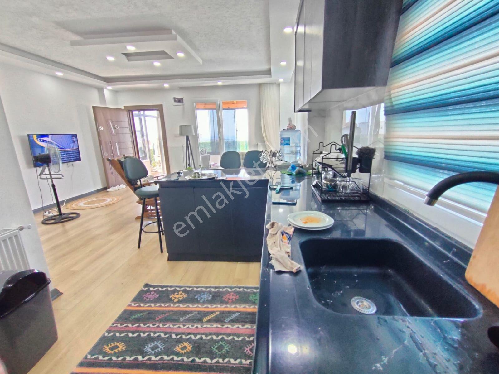 Yeniçiftlik'te Havuzlu Ful Eşyalı Şarkköşeli Müstakil Lüks Villa - Görsel 25