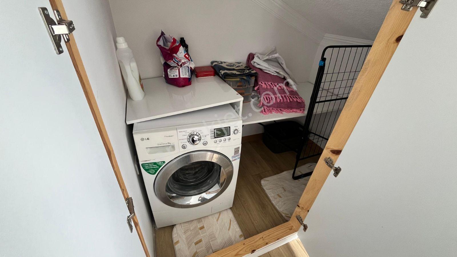 Yeniçiftlik'te Havuzlu Ful Eşyalı Şarkköşeli Müstakil Lüks Villa - Görsel 9