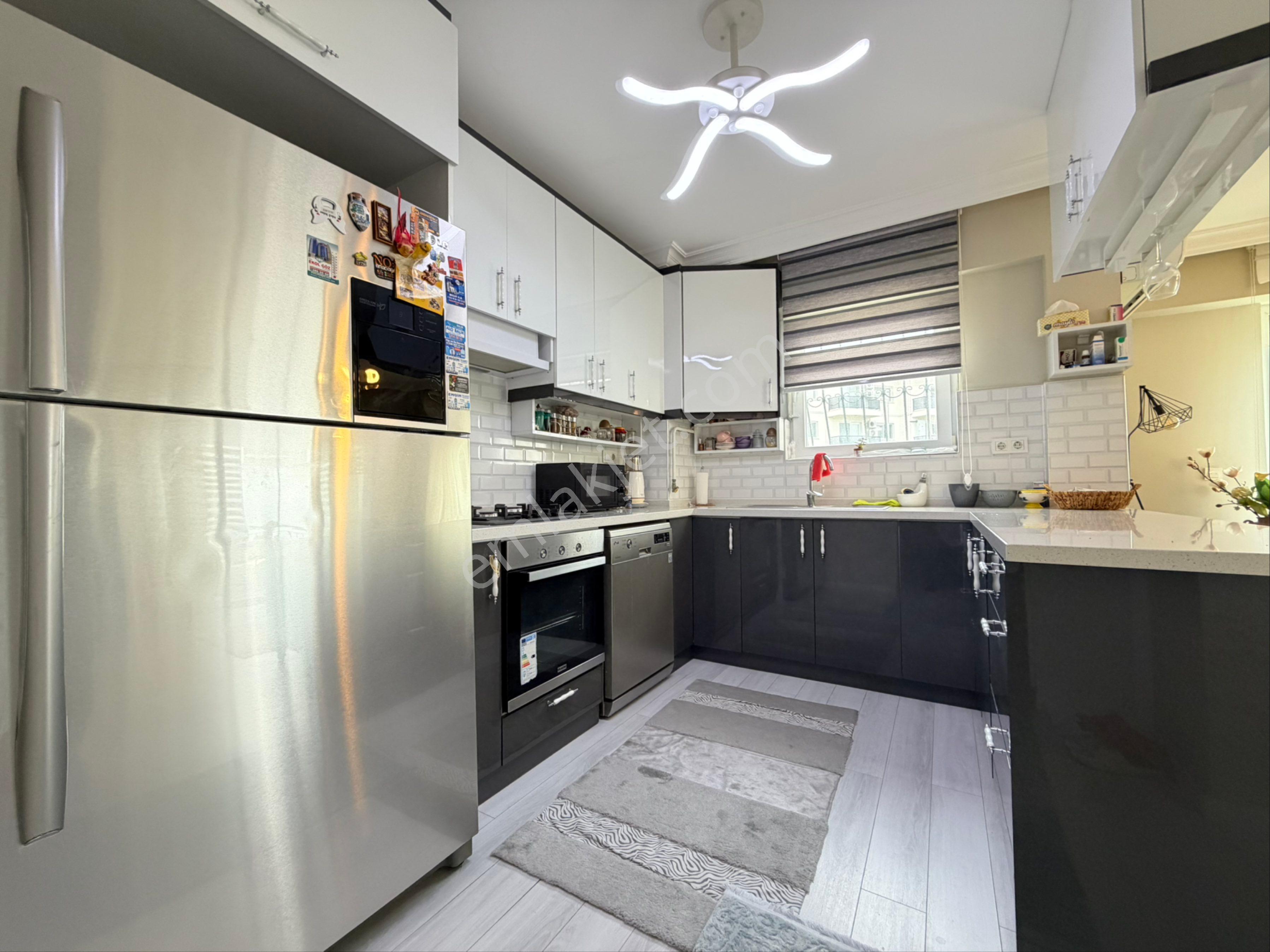Kuşadası Marinada Deniz Manzaralı Satılık 2+1 Bakımlı Daire - Görsel 14