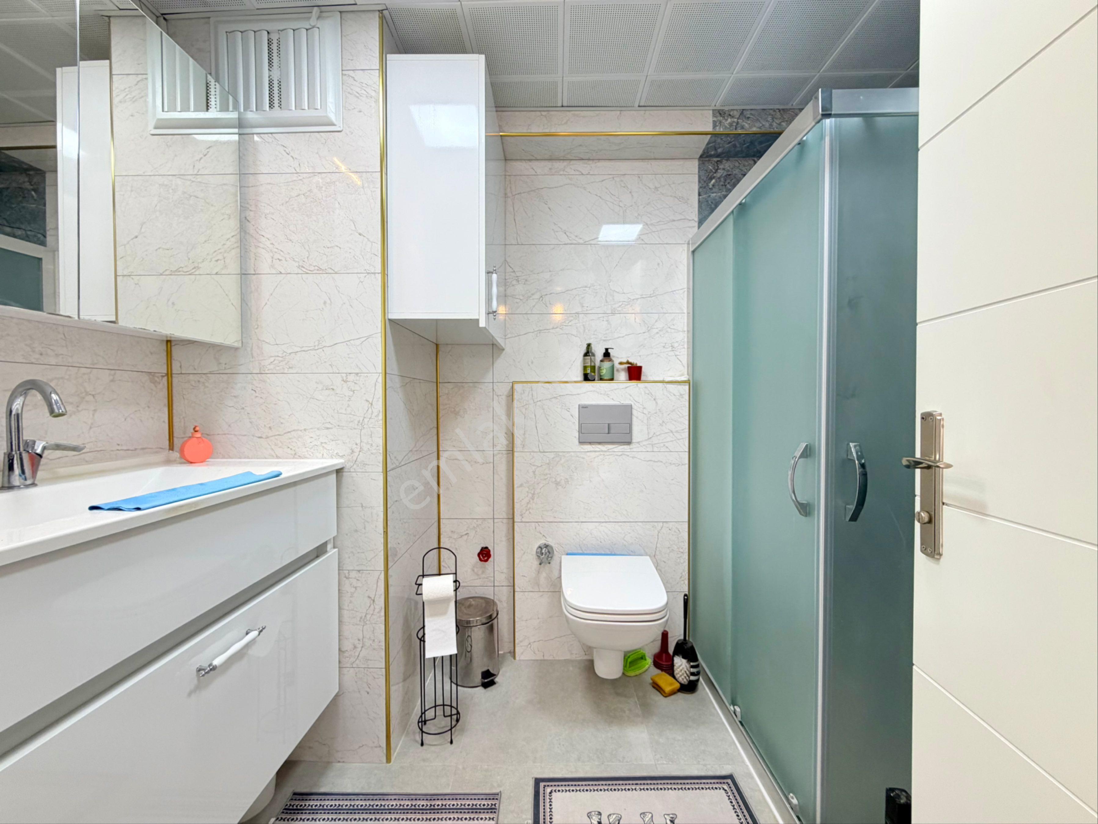 Kuşadası Marinada Deniz Manzaralı Satılık 2+1 Bakımlı Daire - Görsel 9